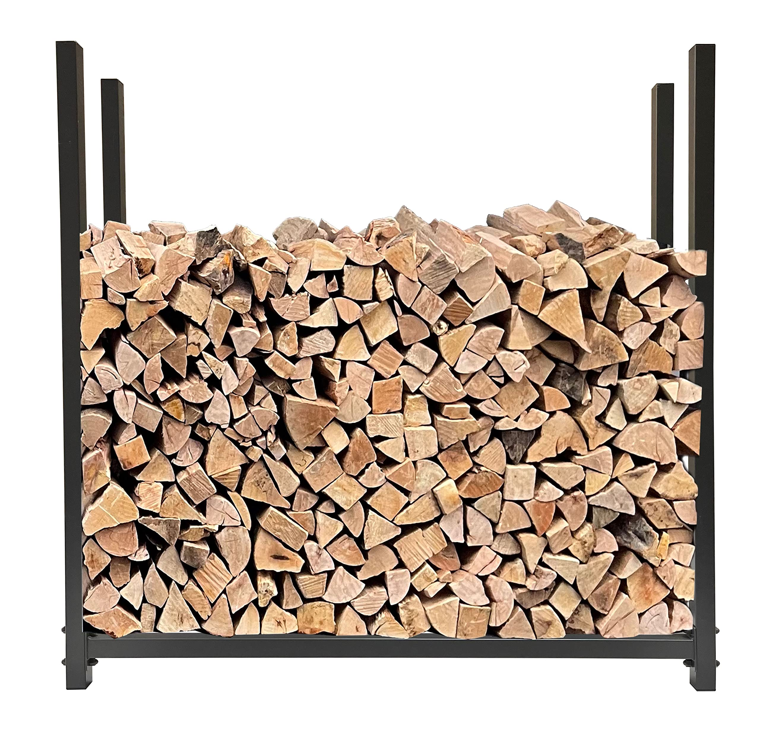 Pile de bois de chauffage rangée dans un support en métal noir sur fond blanc.