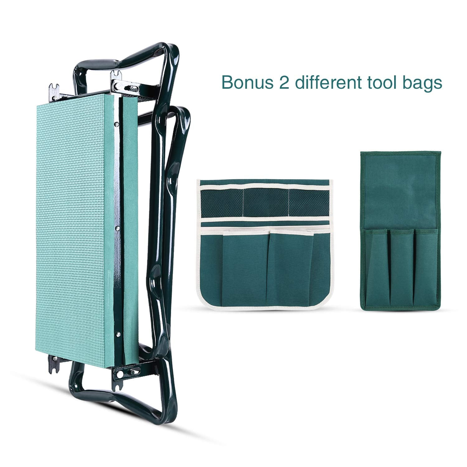 Un tabouret de jardin vert pliable, accompagné de deux sacs à outils différents.
