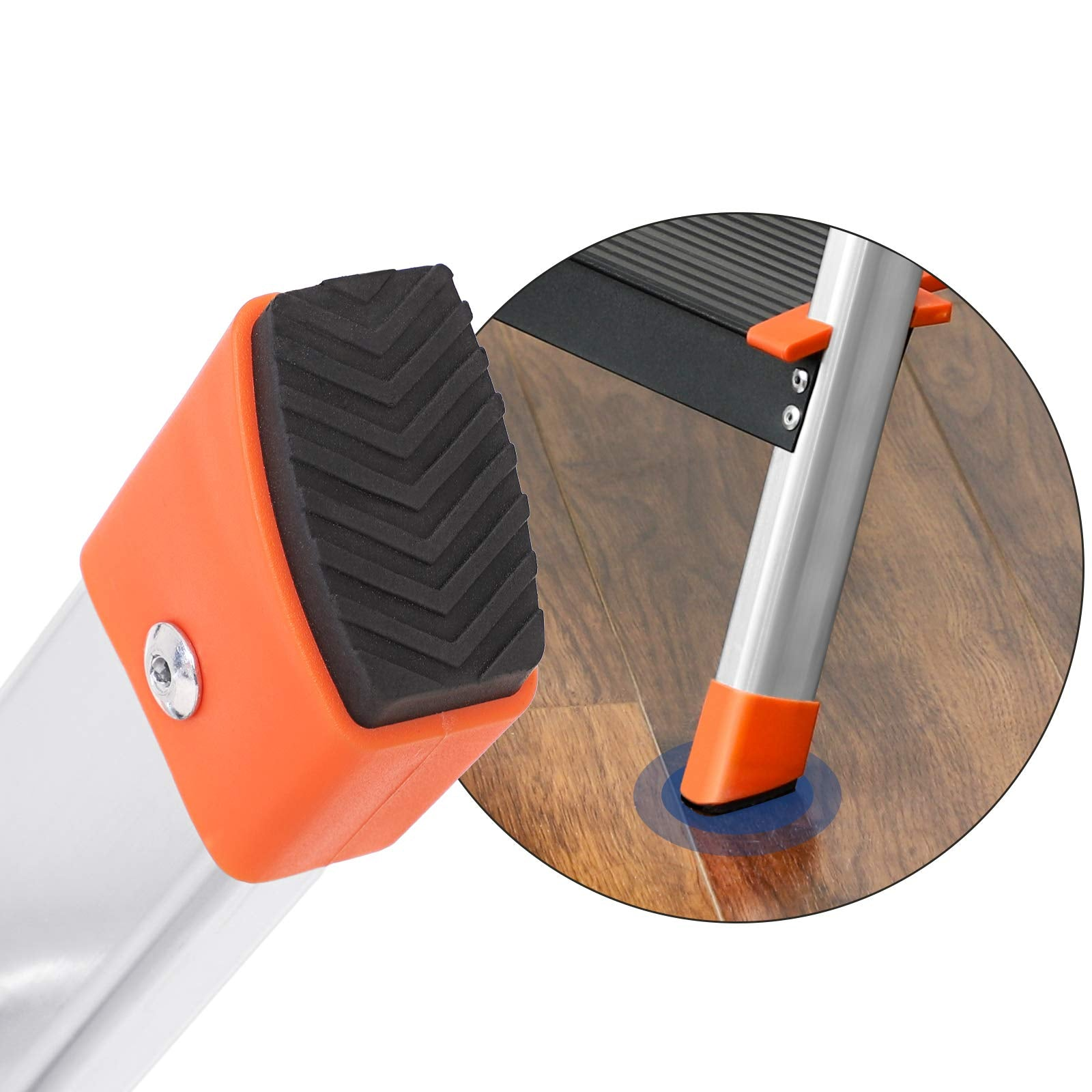 Nahaufnahme eines orangefarbenen und schwarzen Leiterfußes aus Gummi auf Holzfußboden.
