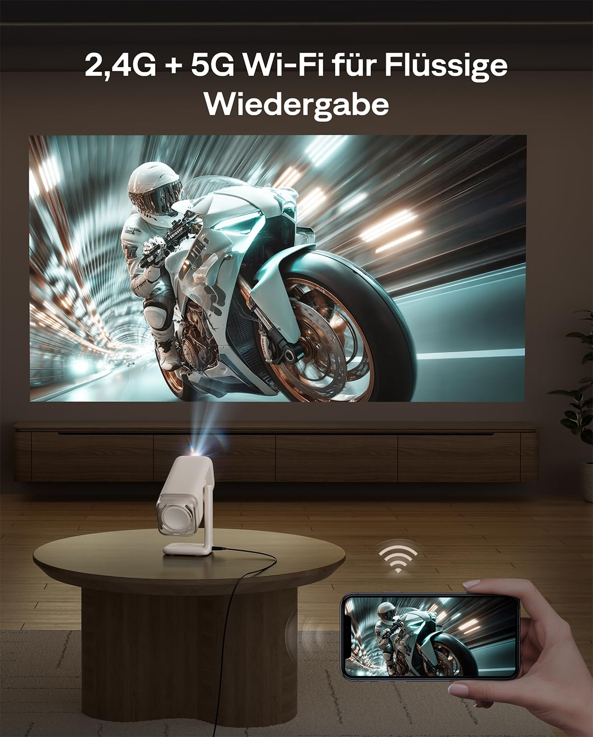 Un proiettore bianco mostra una gara di moto da uno smartphone alla parete.