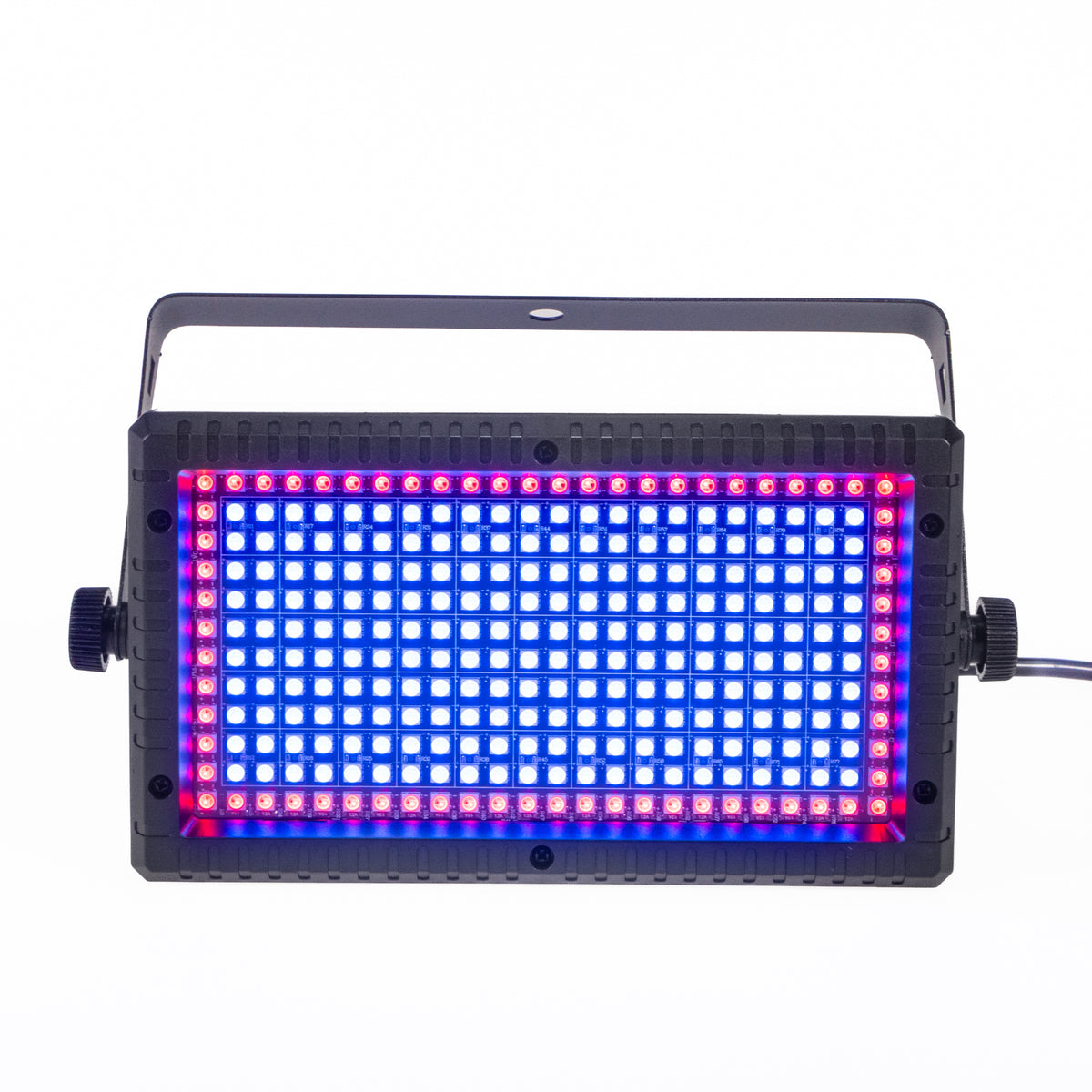 Ein rechteckiger LED-Strahler mit einem schwarzen Metallrahmen und einem Gitter aus blauen und roten Leuchtdioden.