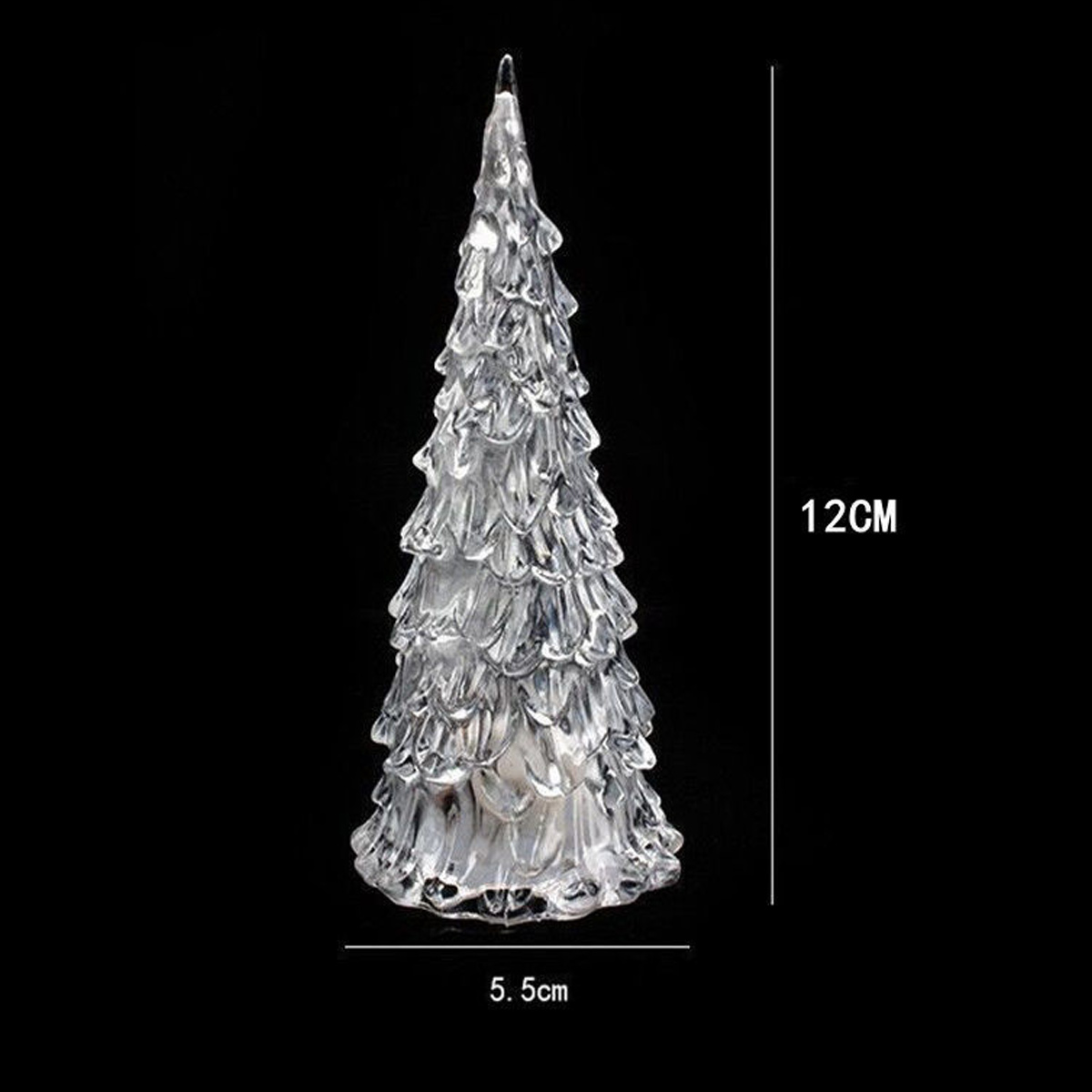 Eine dekorative Tannenbaumfigur aus klarem Glas vor schwarzem Hintergrund mit Maßlinien von 12 cm und 5,5 cm.