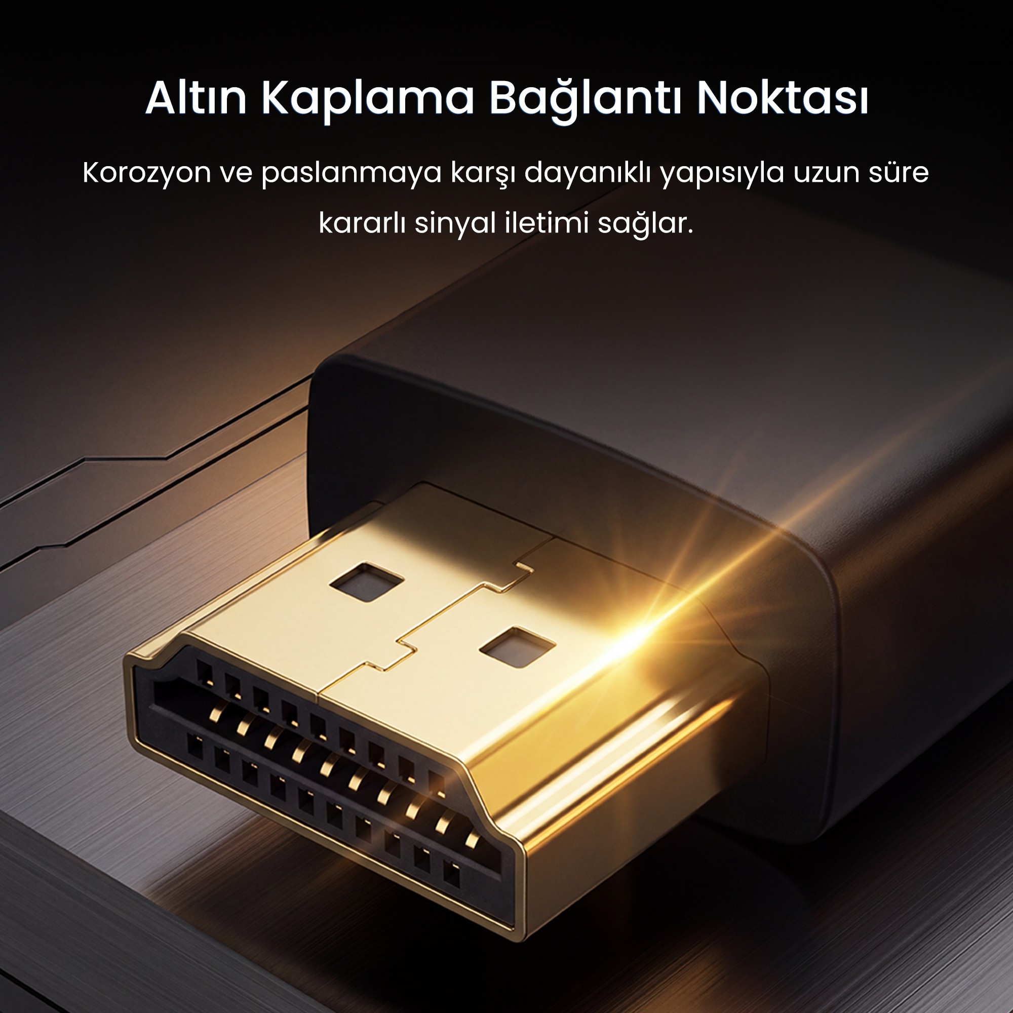 Koyu arka plan önünde parlak temas noktalarına sahip altın kaplama bir HDMI konektörünün yakın plan görüntüsü.