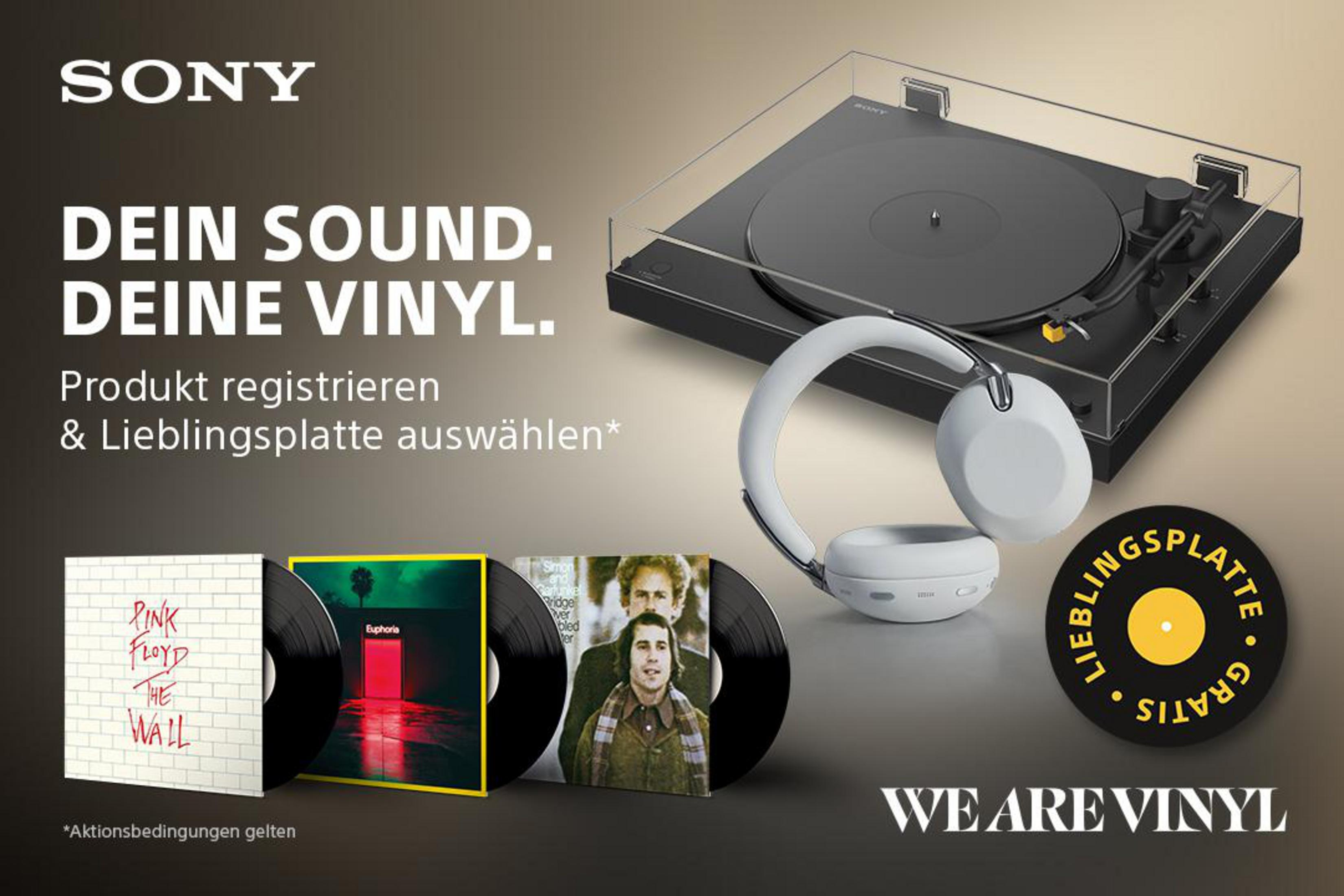 Sony-Werbung mit Plattenspieler, weißen Kopfhörern und drei Schallplatten mit deutschem Text.