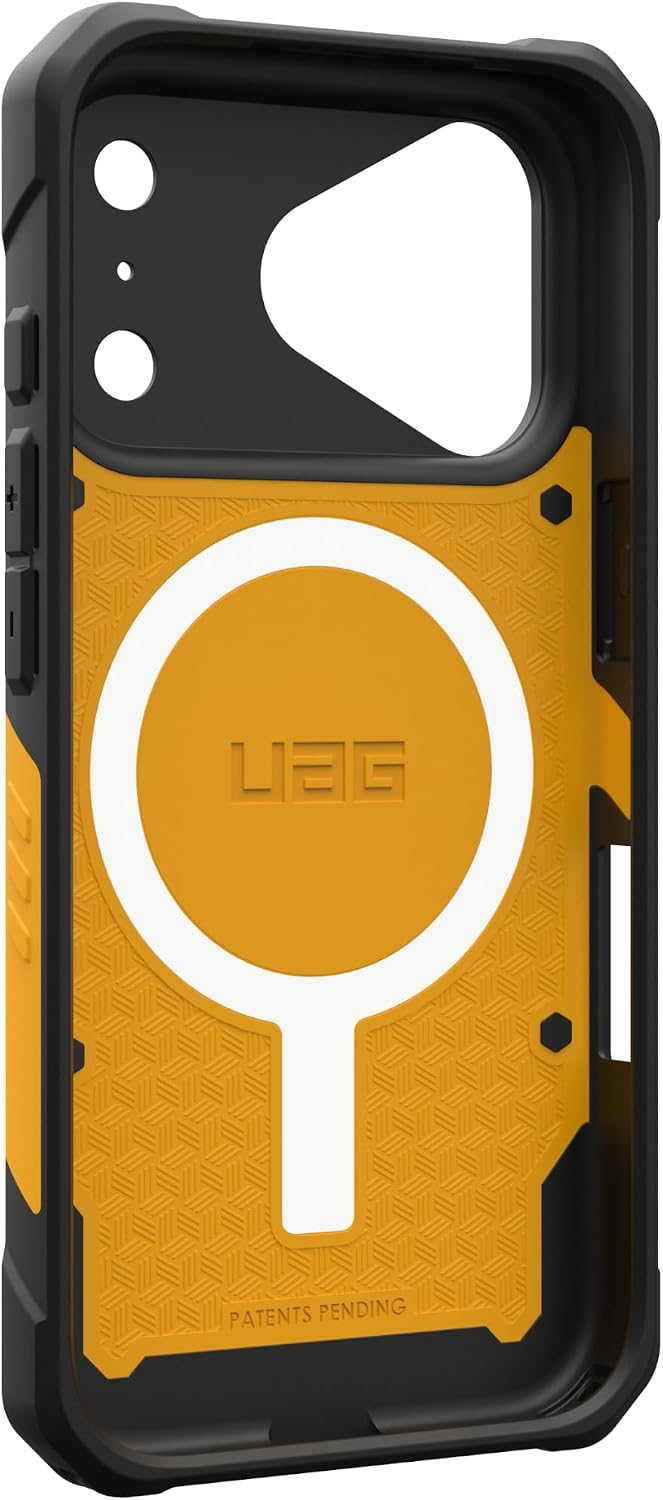 Eine schwarz-gelbe Schutzhülle mit weißem MagSafe-Ring und UAG-Logo im Inneren.