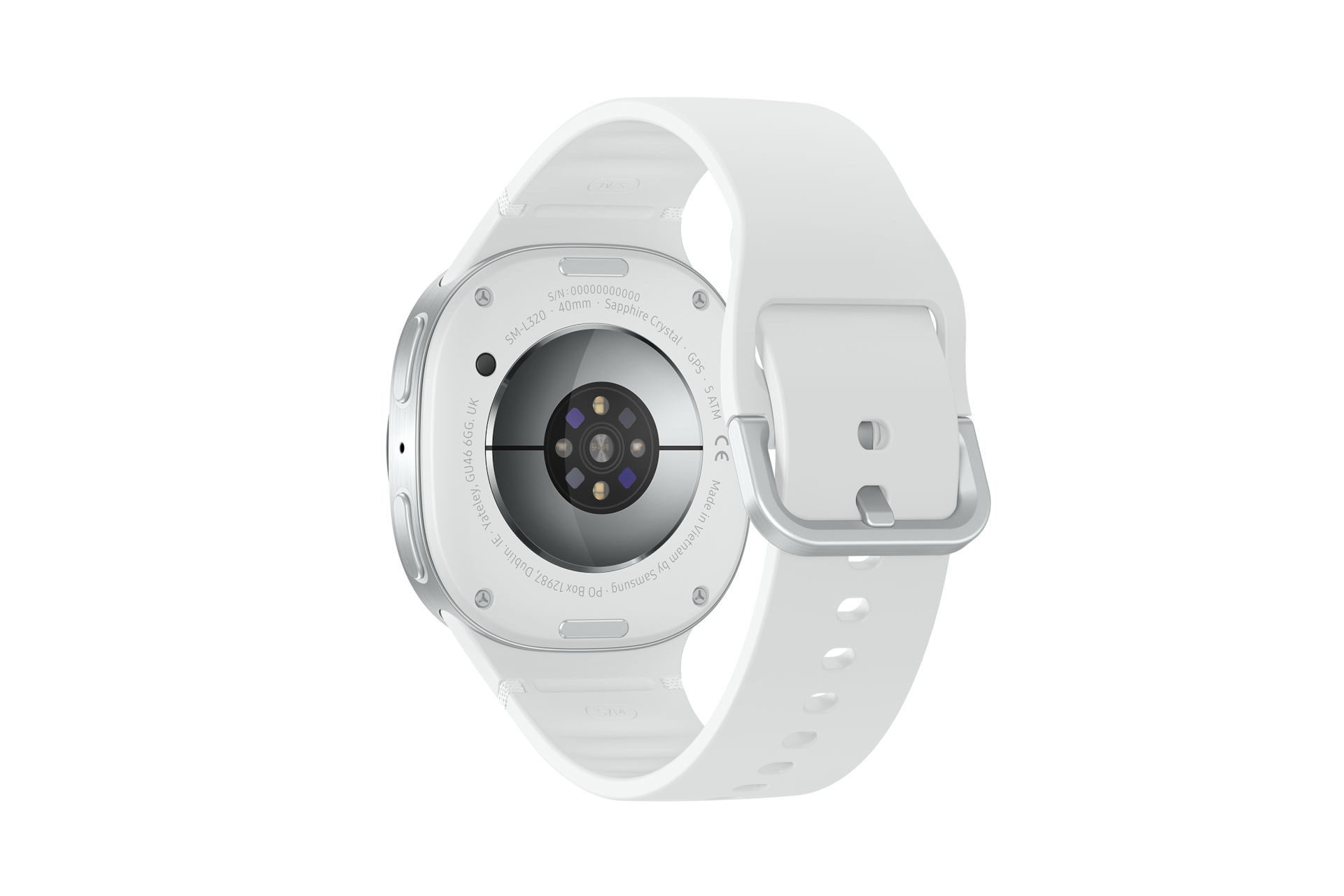 Parte trasera de un reloj inteligente blanco con sensores, hebilla plateada y grabado de texto sobre fondo negro.
