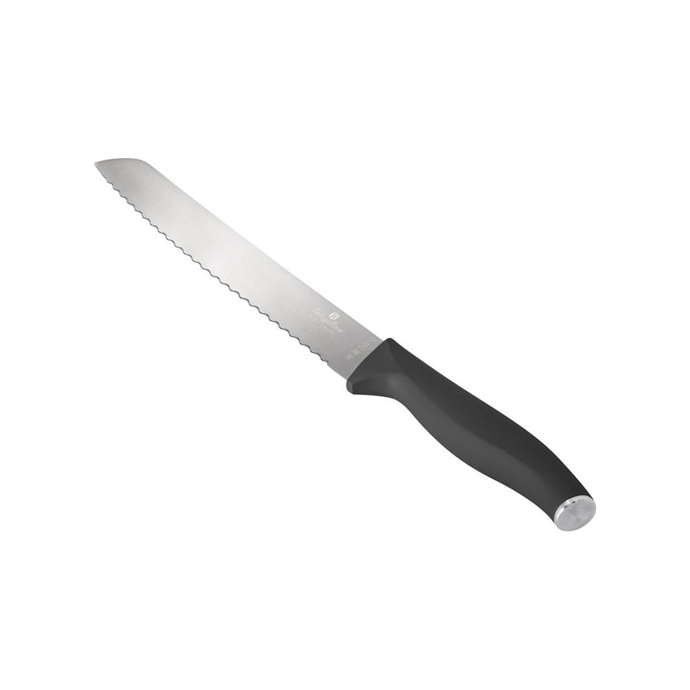 Brotmesser mit langer, gezahnter Edelstahlklinge und ergonomischem, schwarzem Griff vor weißem Hintergrund.