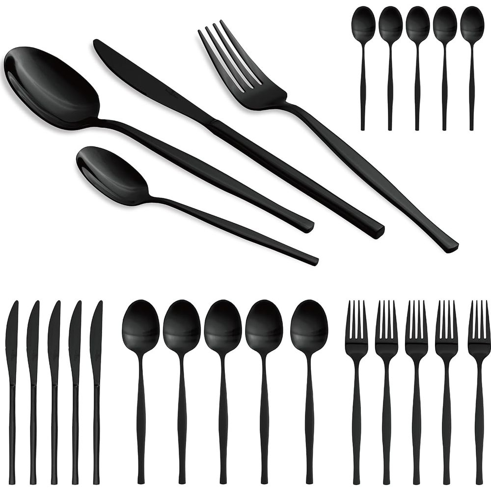 Un ensemble de couverts noir mat comprenant des couteaux, des fourchettes et des cuillères.