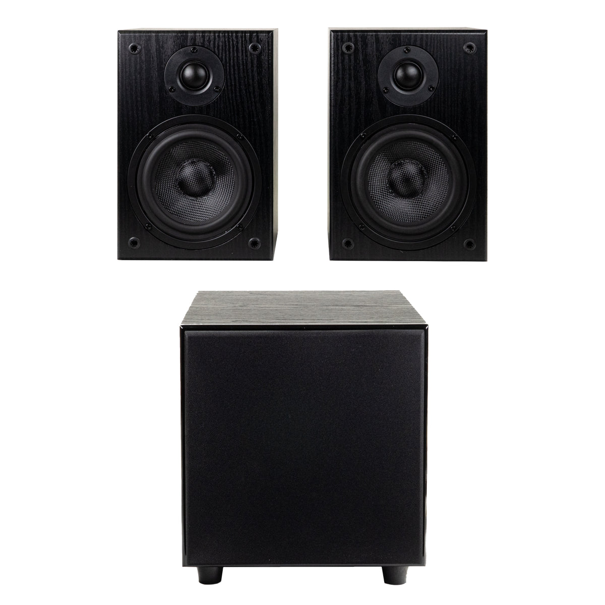 Ein schwarzes 2.1-Audiosystem mit zwei Regallautsprechern und einem Subwoofer auf weißem Hintergrund.