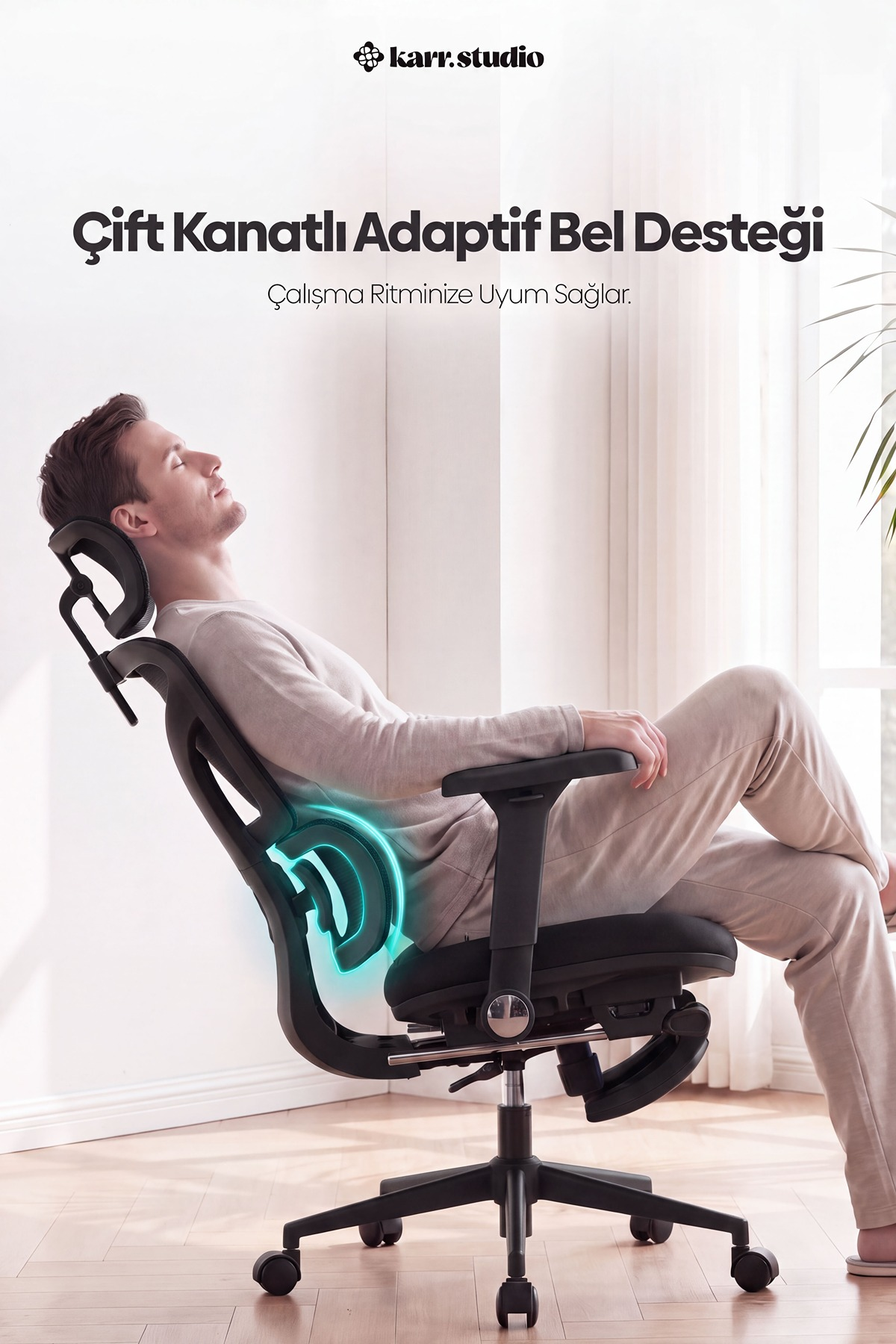 Parlayan bel desteğine sahip siyah ergonomik ofis koltuğunda dinlenen bir adam.