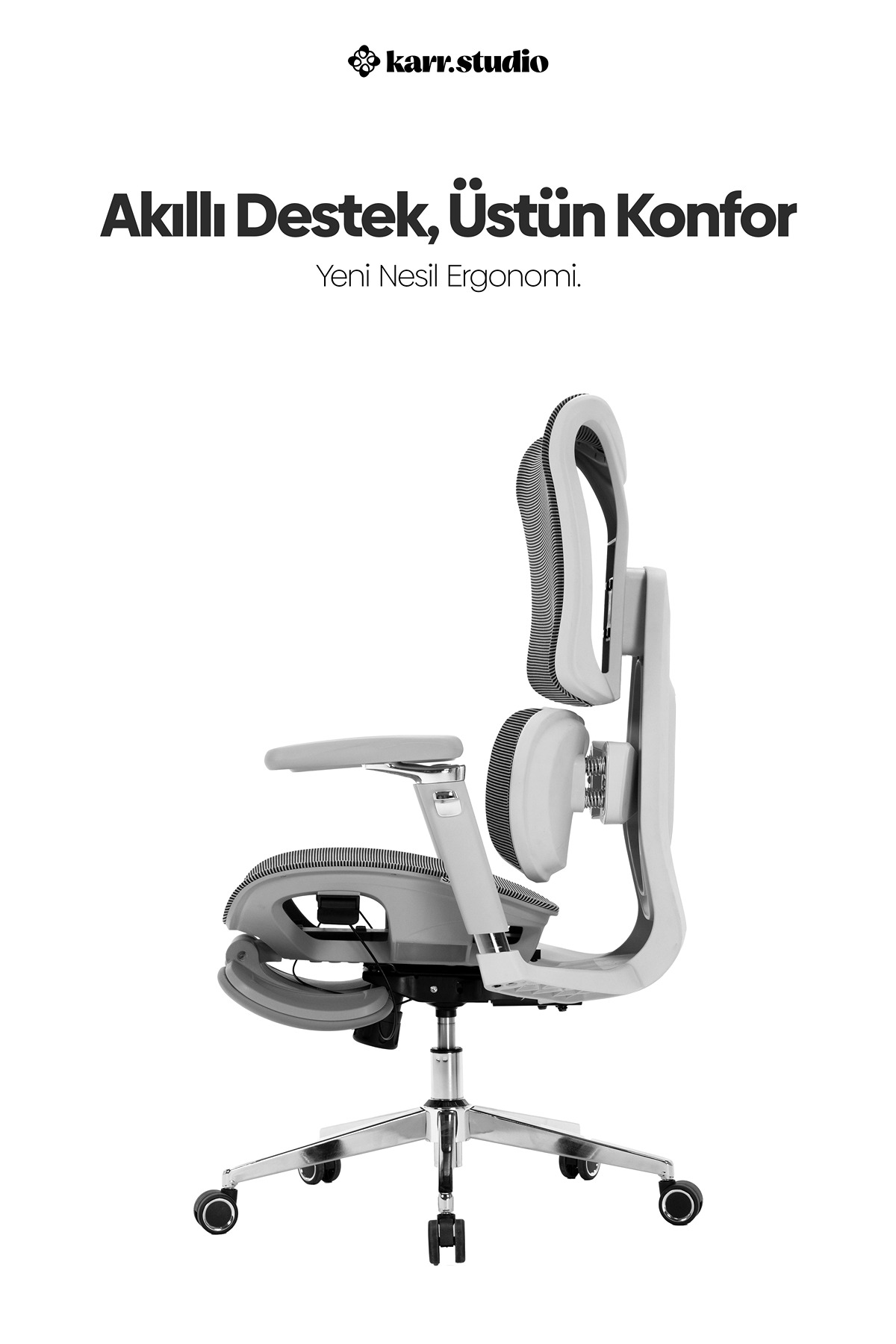 Ayarlanabilir parçalara ve tekerleklere sahip modern beyaz ergonomik ofis koltuğu, beyaz arka planda.