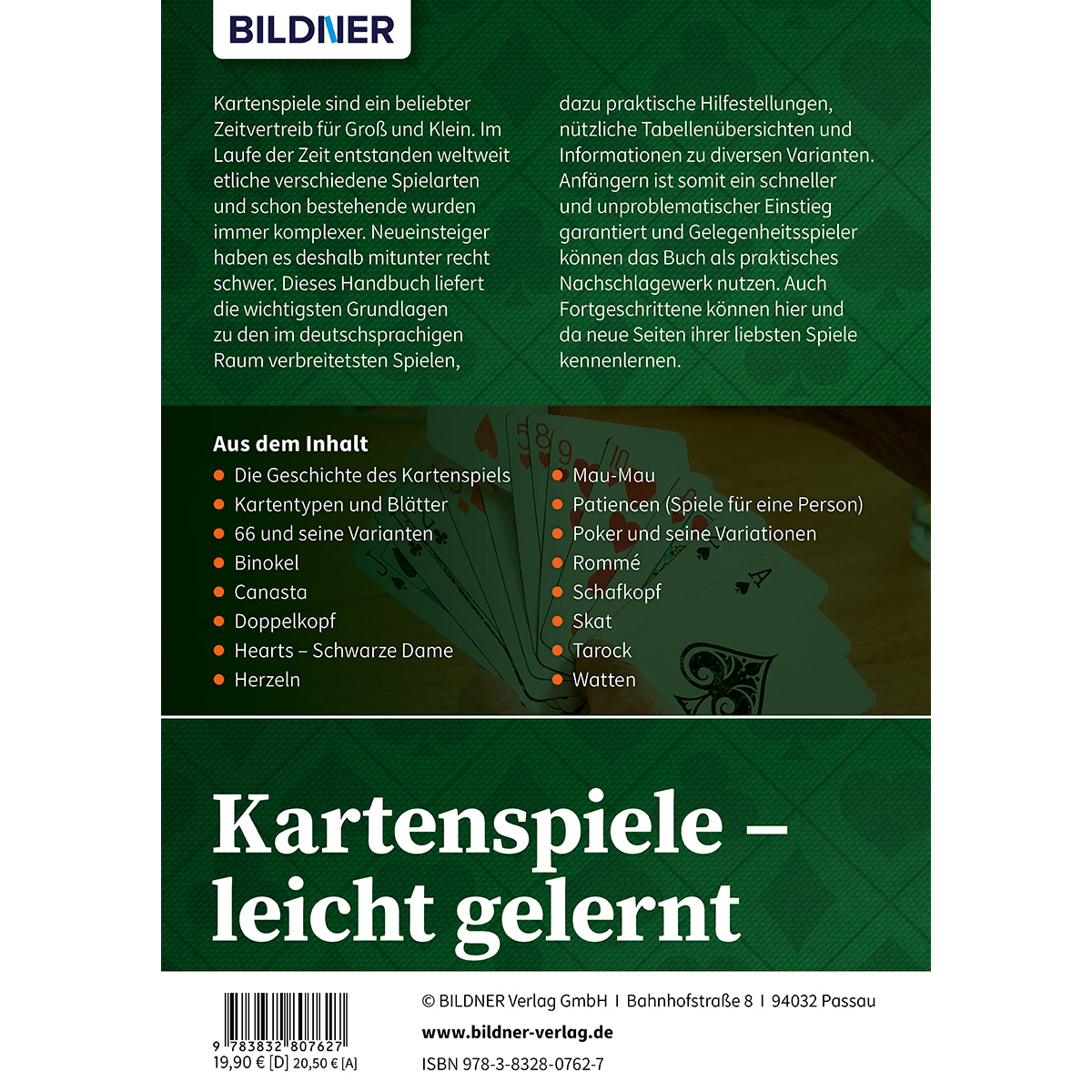 Rückseite eines Kartenspiel-Ratgebers mit Text, Inhaltsverzeichnis, Spielkarten-Bild und Barcode auf grünem Hintergrund.
