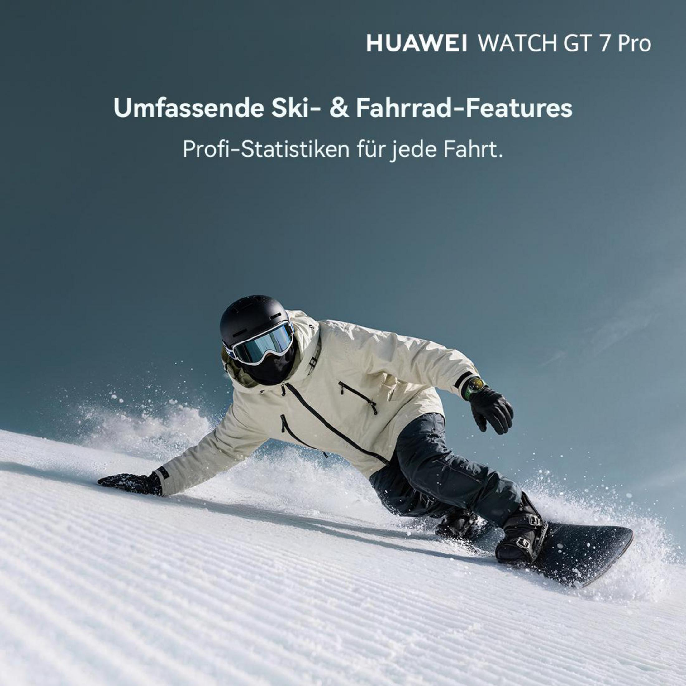 Uno snowboarder con attrezzatura protettiva fa carving su una pista innevata, sollevando neve.