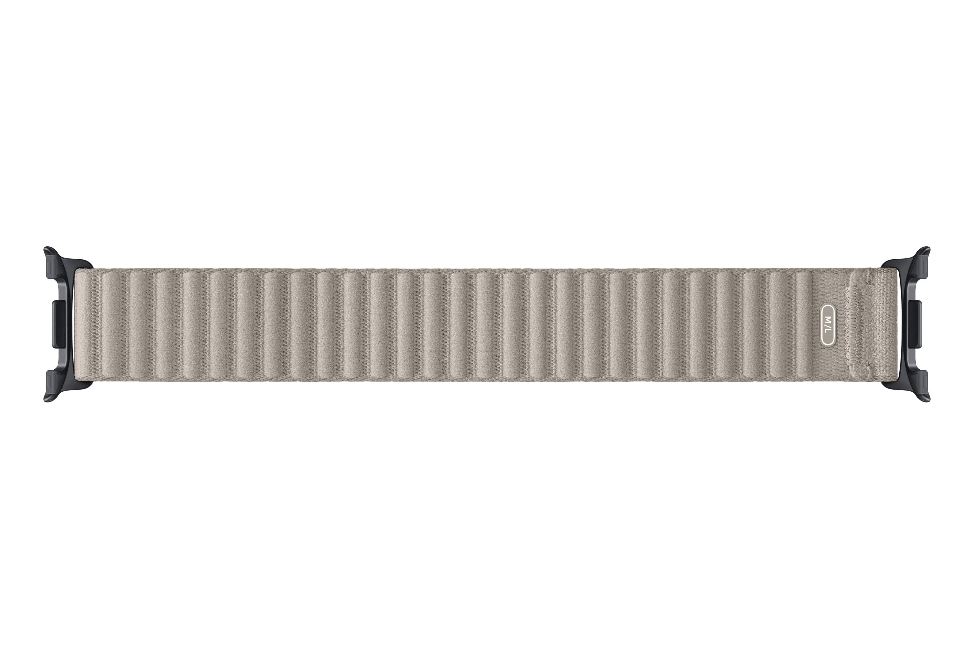 Una correa de Apple Watch beige acanalada con conectores negros y etiqueta M/L.