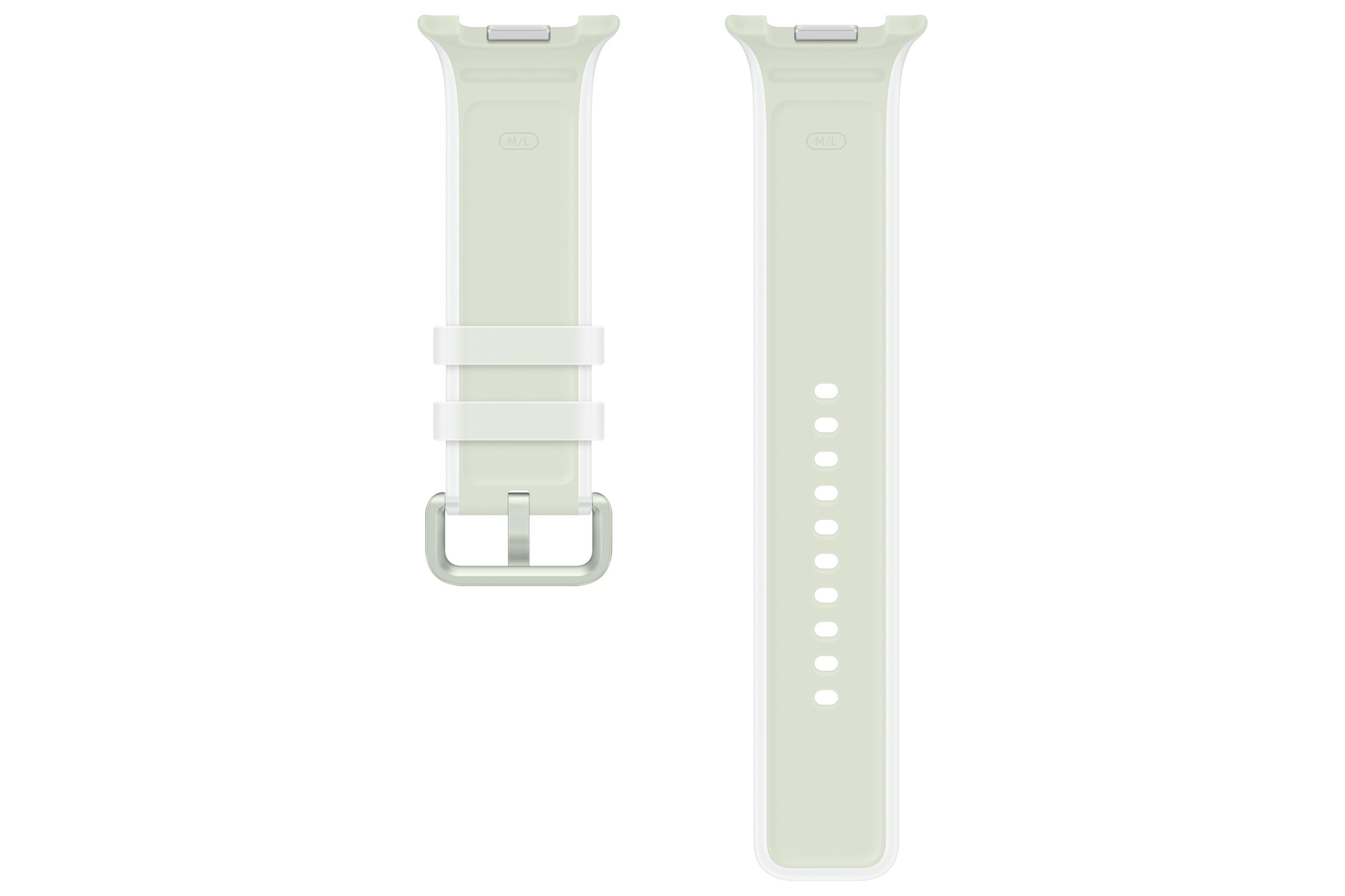 Un cinturino per smartwatch verde chiaro con fibbia e connettore argentati su sfondo bianco.