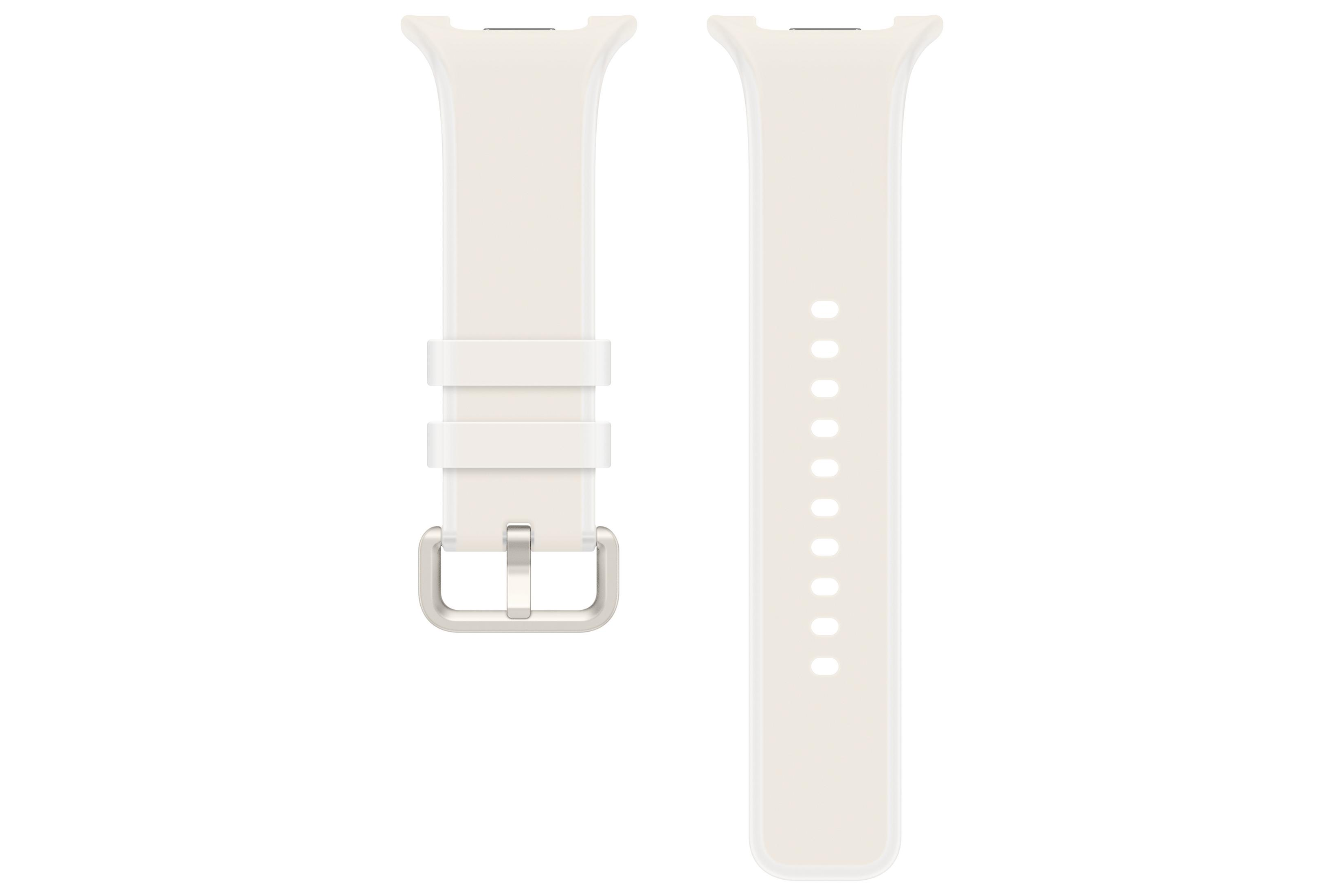Cinturino per smartwatch in silicone beige con fibbia in metallo argentato e fori di regolazione su sfondo bianco.