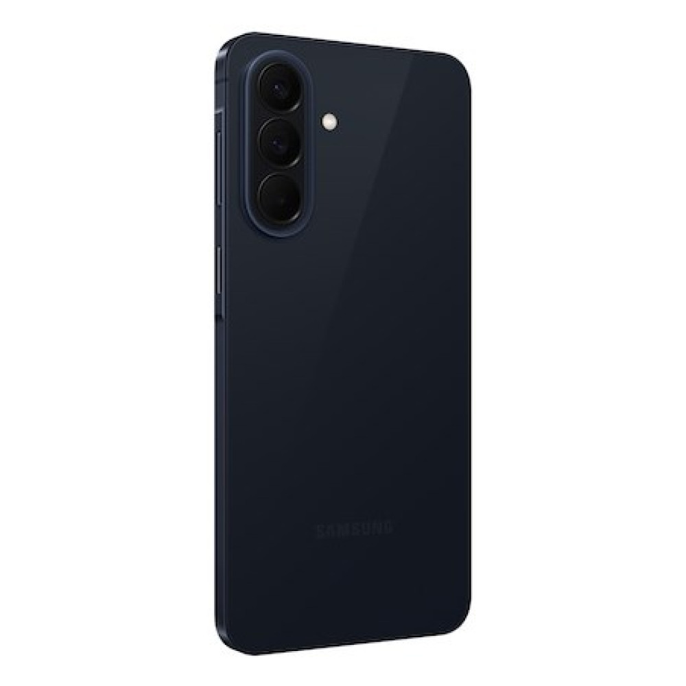 Vista trasera de un smartphone Samsung azul oscuro con tres cámaras verticales y el logotipo de Samsung sobre fondo blanco.