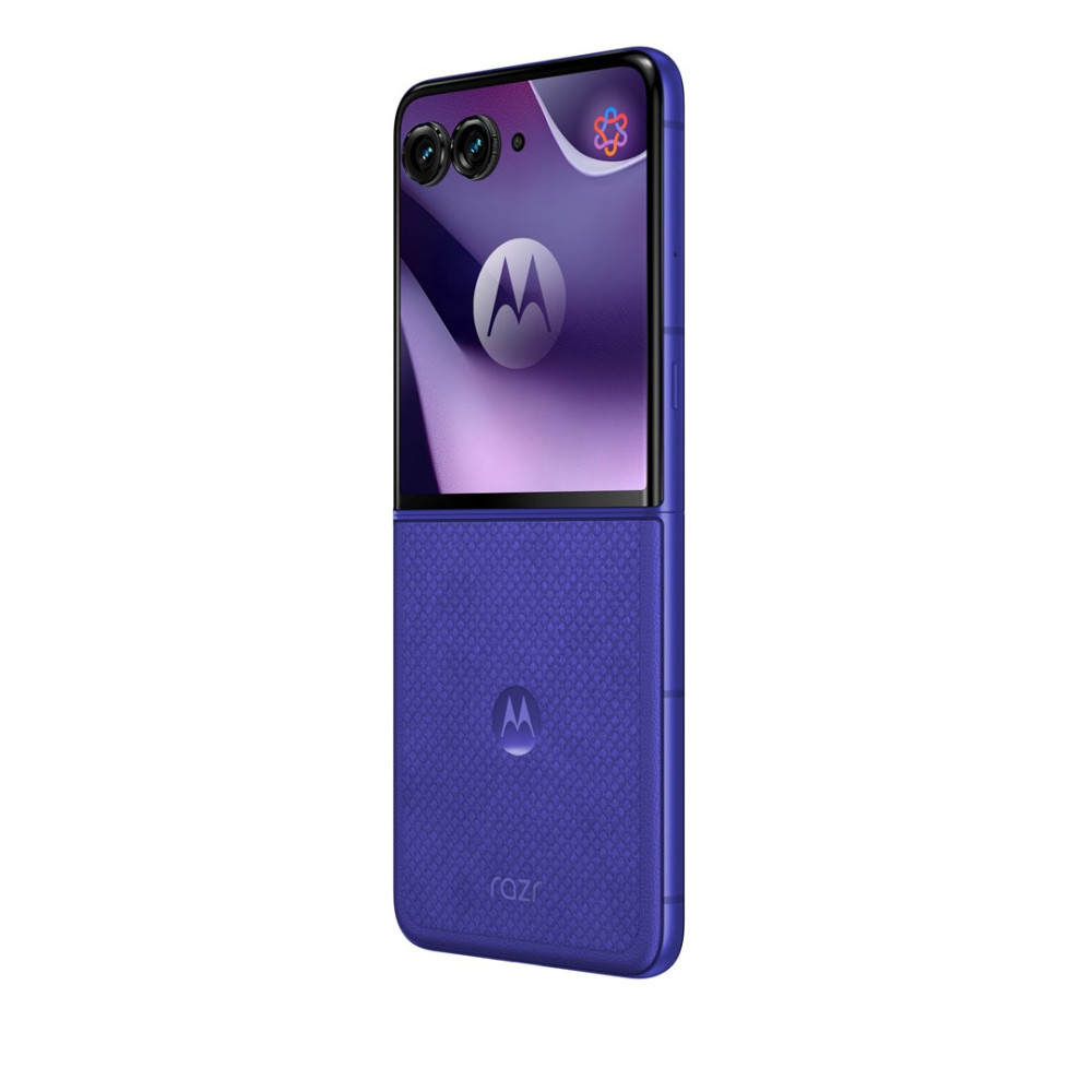Uno smartphone Motorola Razr viola mostra il retro con due fotocamere e il logo Motorola.