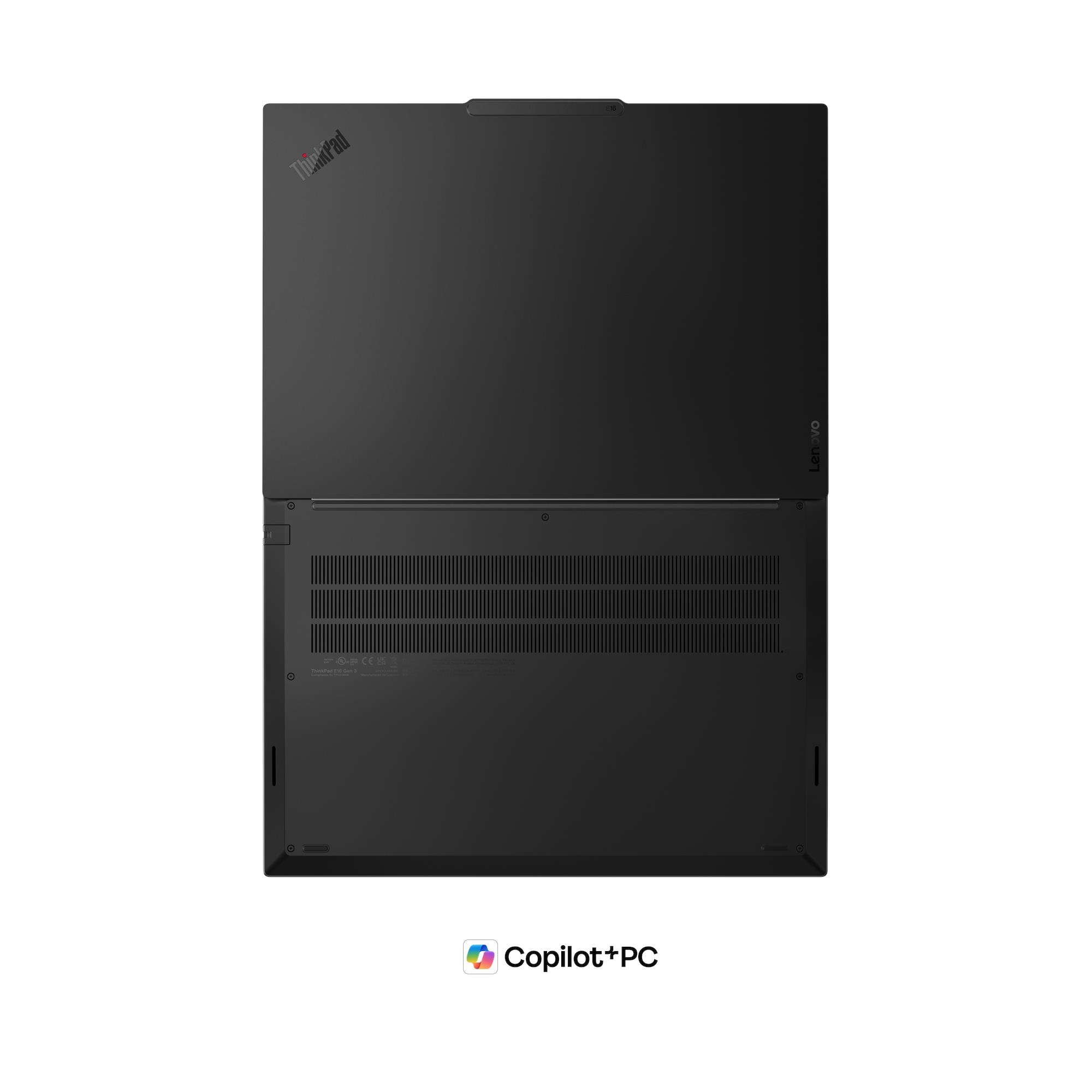 Parte inferiore e coperchio chiuso di un portatile nero Lenovo ThinkPad con logo Copilot+PC.