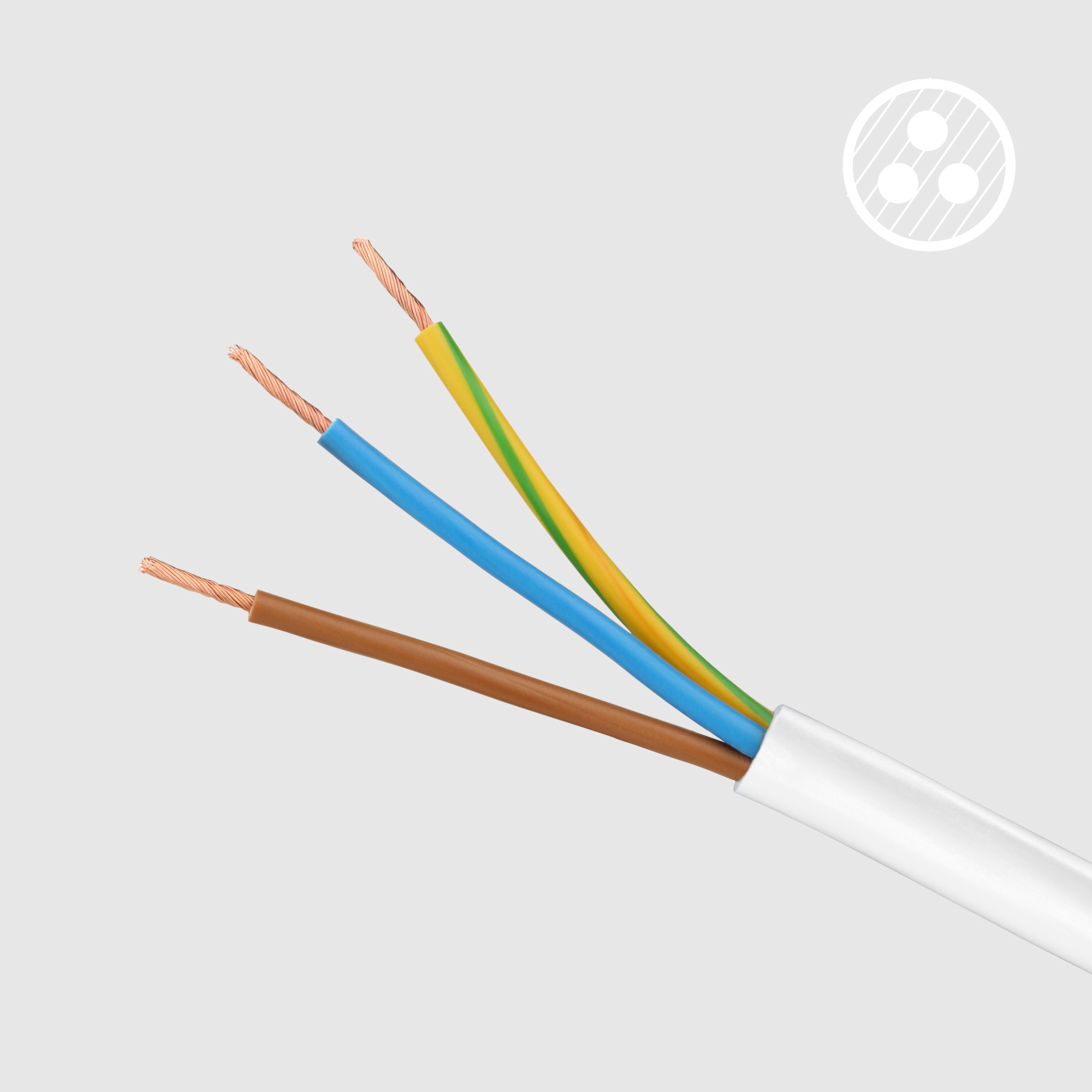 Biały kabel elektryczny z trzema odsłoniętymi miedzianymi przewodami: brązowym, niebieskim i żółto-zielonym.