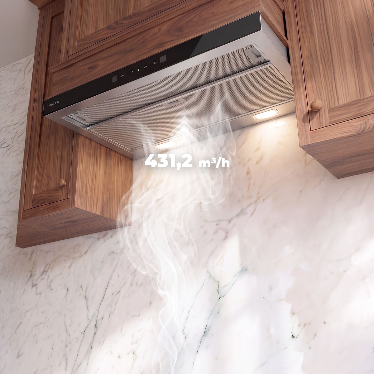Moderna campana extractora de acero inoxidable integrada en muebles de cocina de madera, con vapor.
