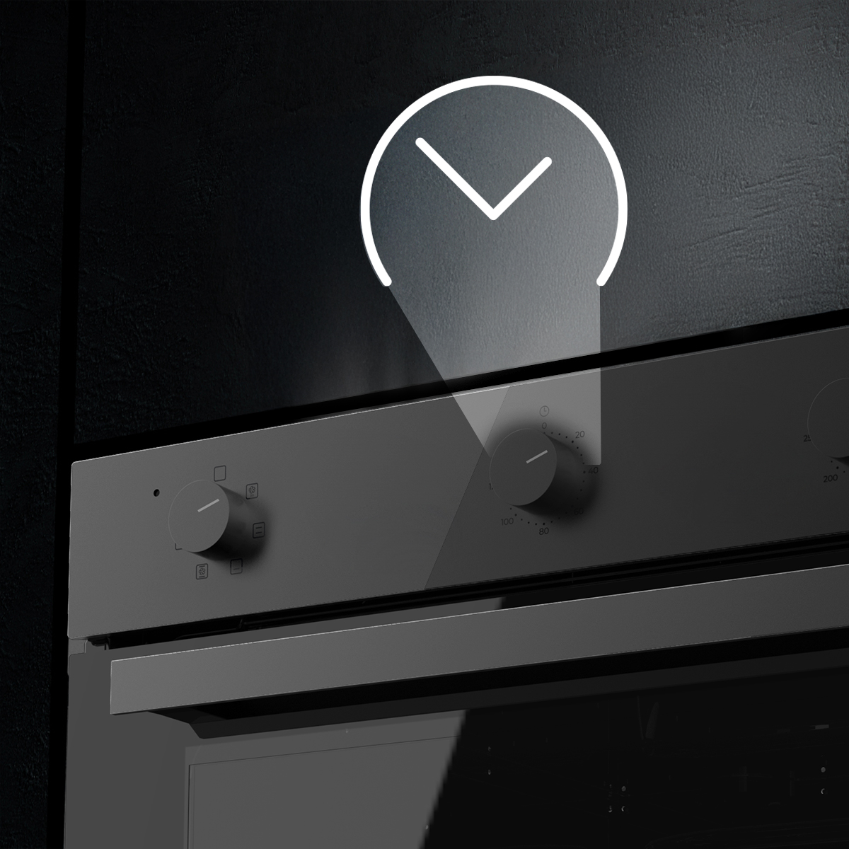 Un horno negro con un icono de reloj iluminado y mandos giratorios contra una pared oscura.