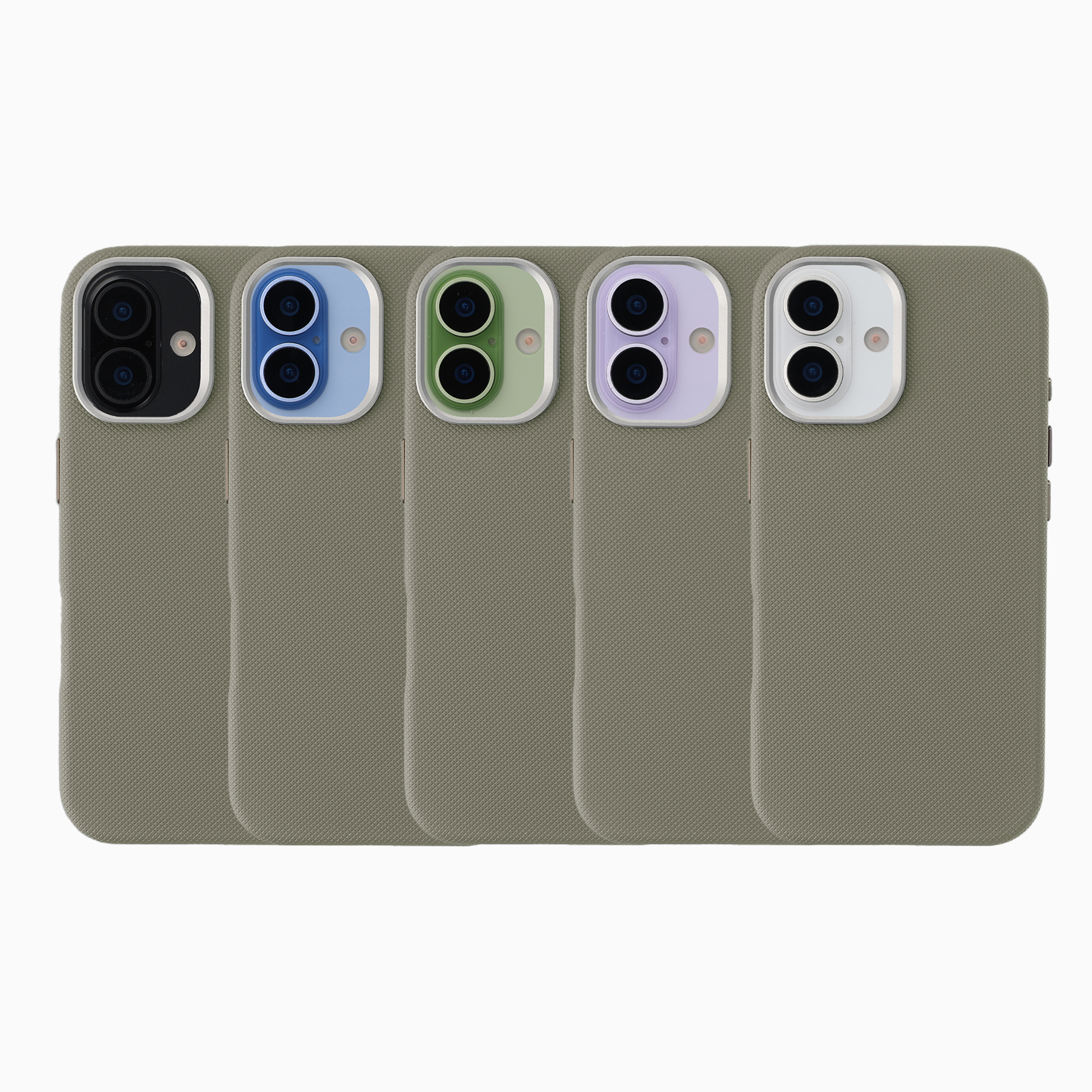 Cinque smartphone con cover grigie testurizzate e moduli a doppia fotocamera colorati su sfondo bianco.