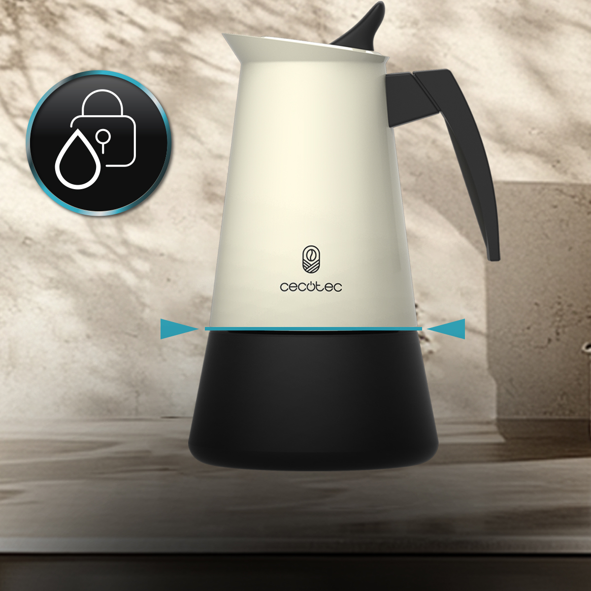 Una caffettiera Cecotec bianco crema e nera su un piano cucina con un'icona di blocco dell'acqua.