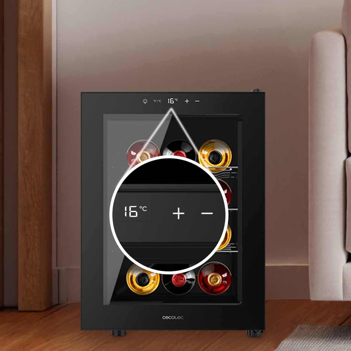 Enfriador de vino negro con puerta de cristal y pantalla digital de temperatura que muestra 16 grados Celsius.