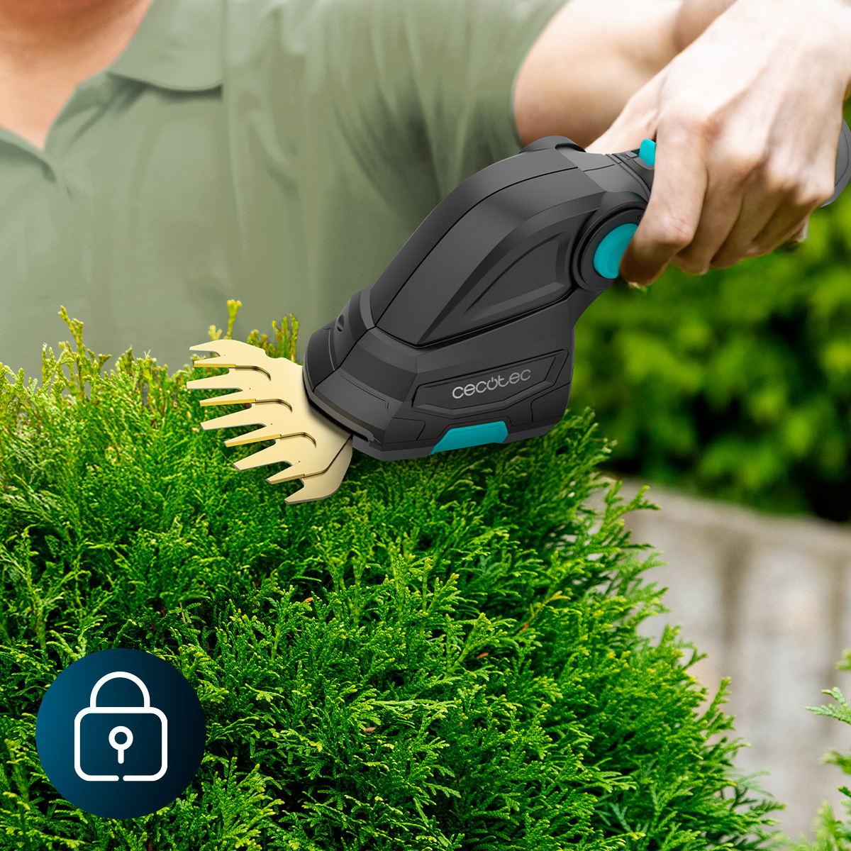 Una persona usa una tijera cortacésped eléctrica inalámbrica para podar un arbusto verde.