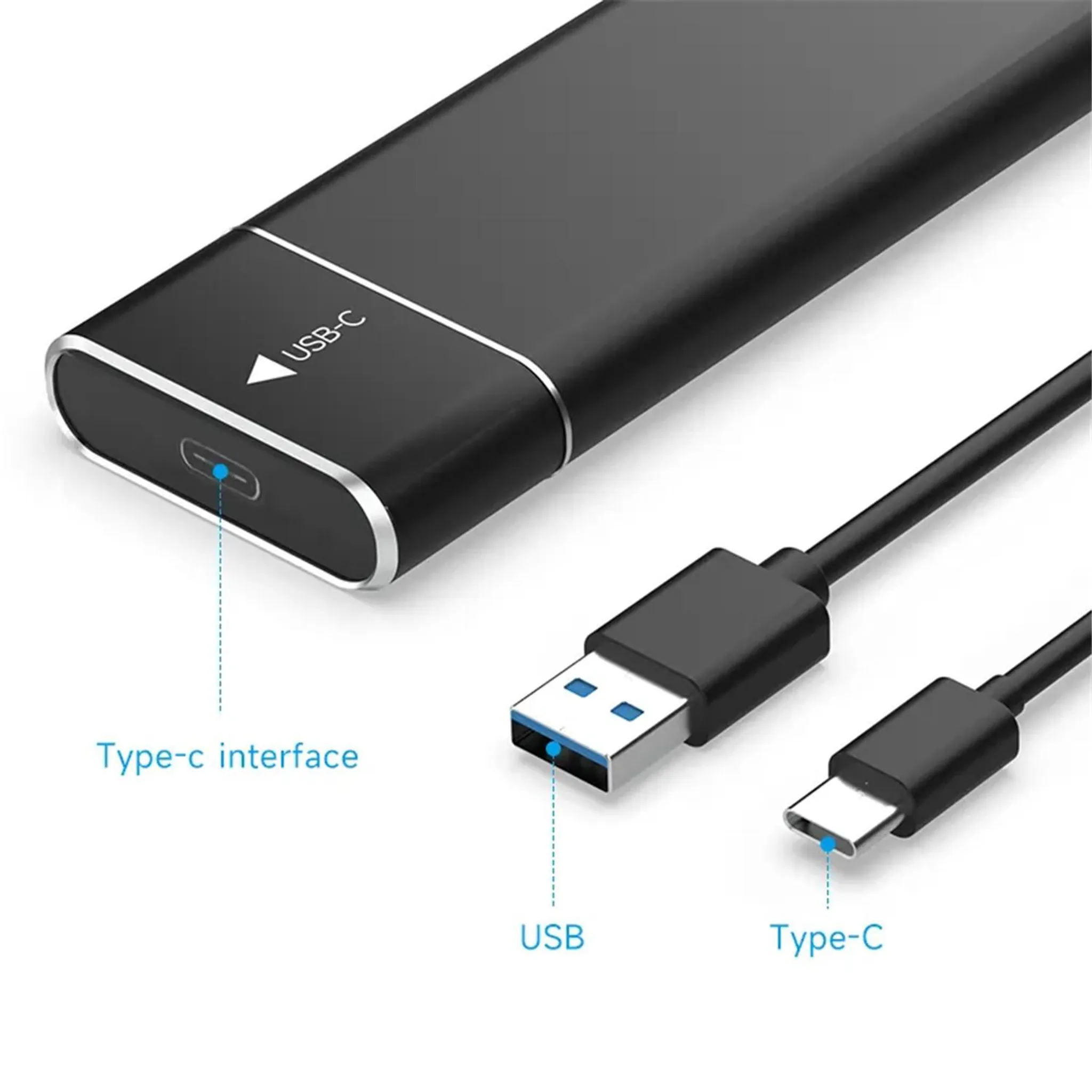 Schwarzes USB-C Gehäuse mit angeschlossenen USB- und USB-C-Kabeln.