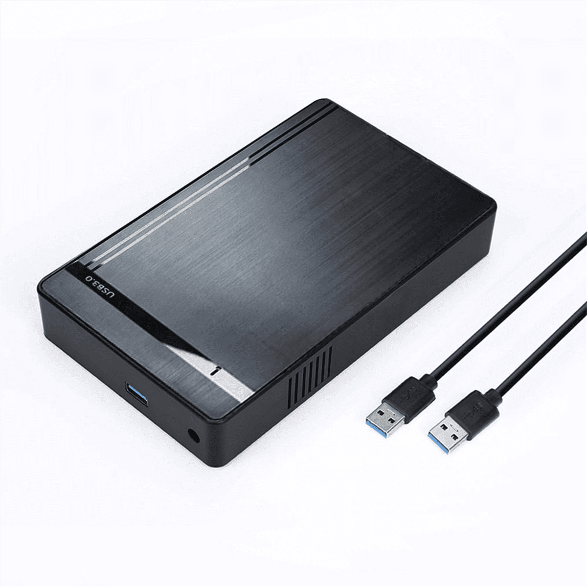 Schwarze externe Festplatte mit USB 3.0-Kabel auf weißem Hintergrund.