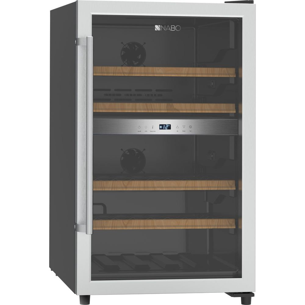 Cantinetta per vino a libera installazione con porta in vetro, ripiani in legno e display digitale.