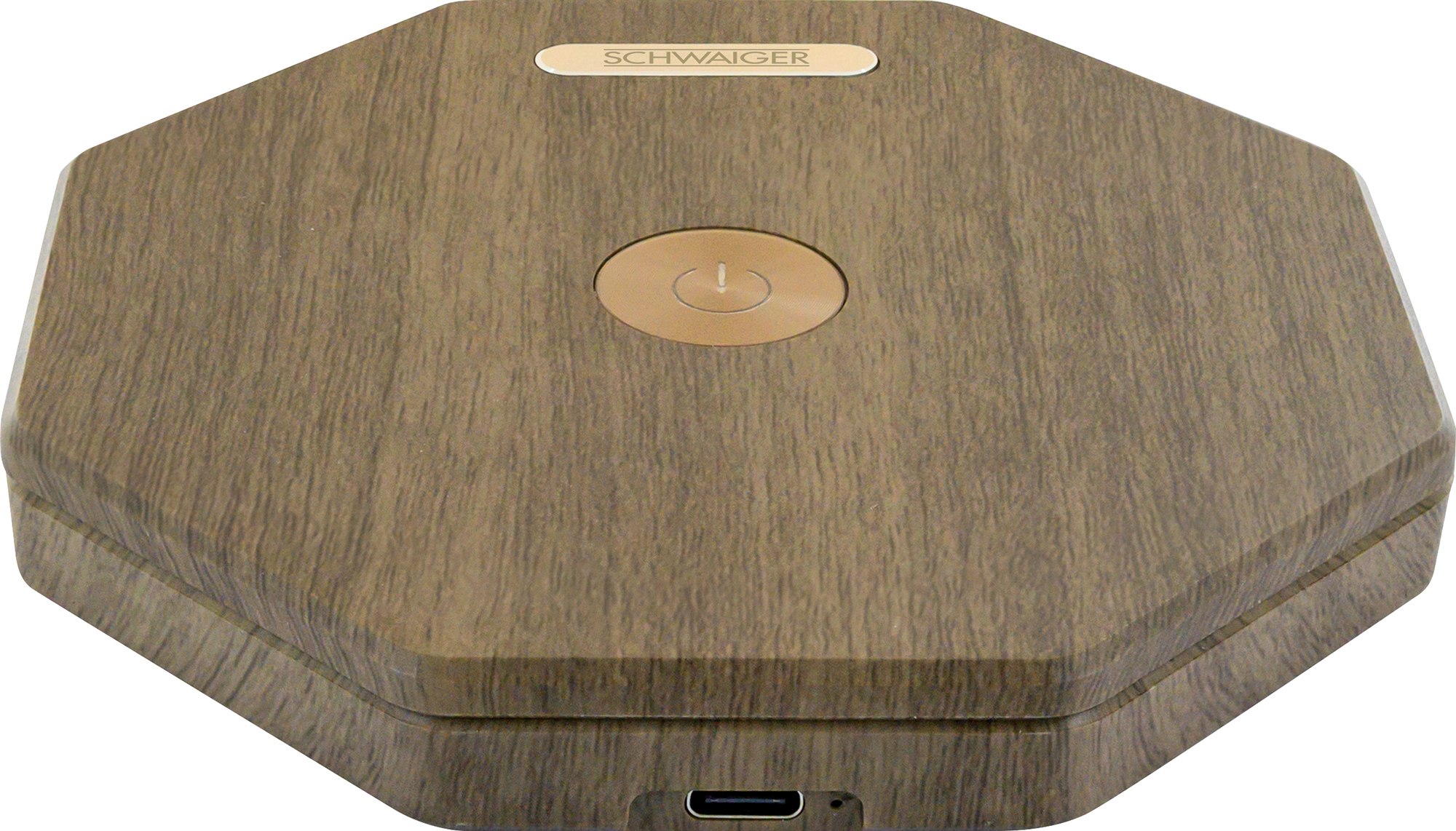 Ein achteckiges Holzgehäuse mit einer runden Einschalttaste oben und einem USB-C-Anschluss unten.