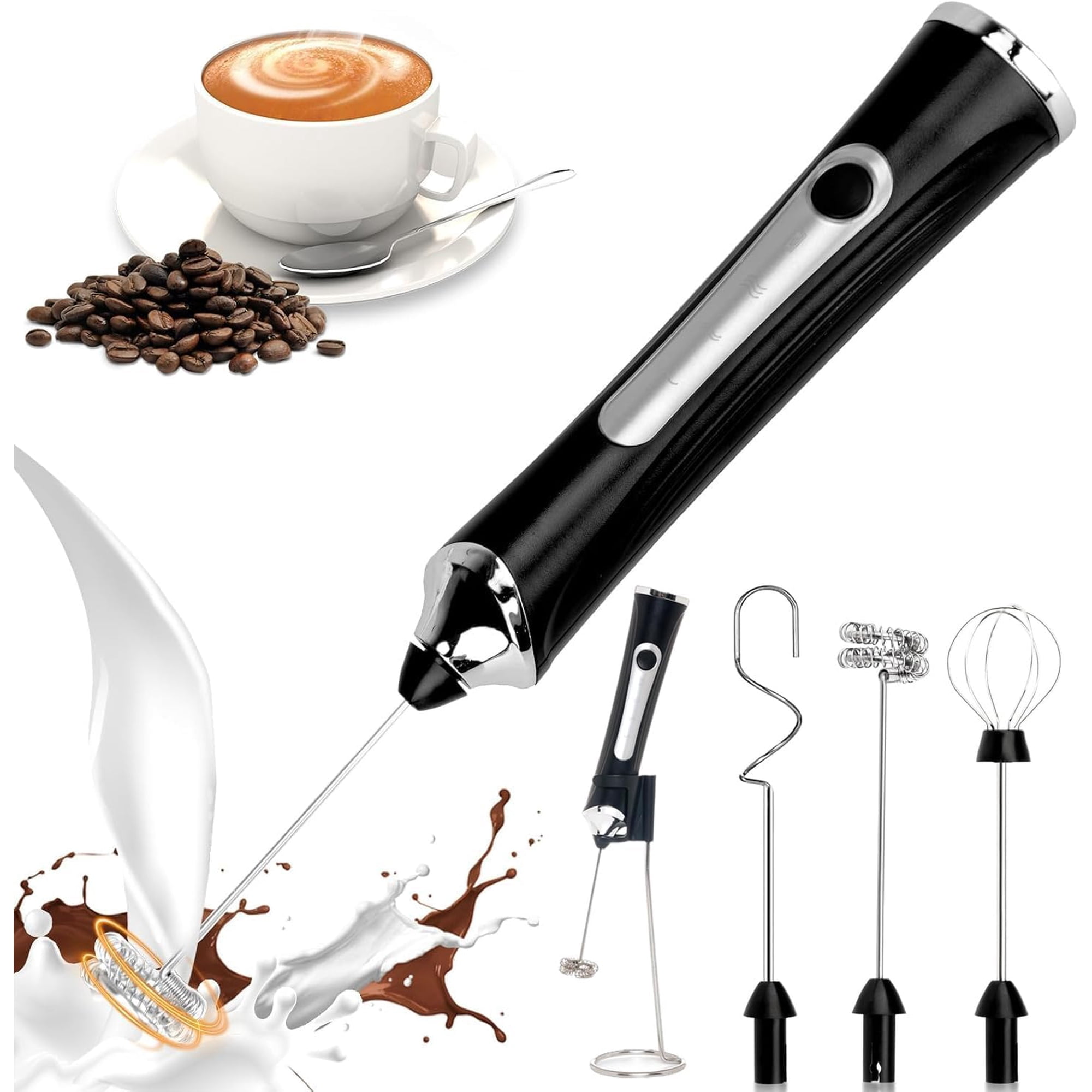 Schwarzer Milchaufschäumer mit drei verschiedenen Aufsätzen, Kaffeetasse und Kaffeebohnen.