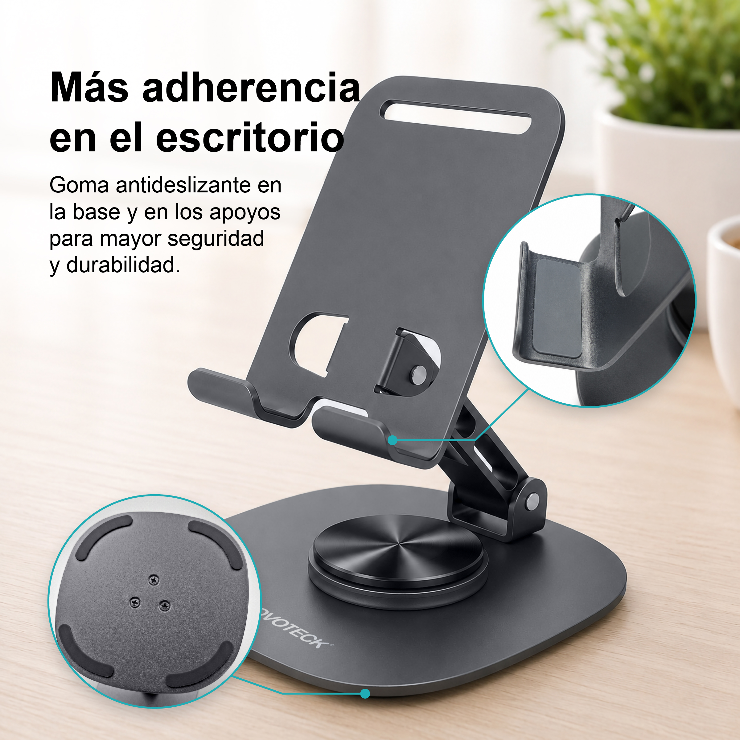 Un soporte para móvil gris y ajustable con almohadillas de goma antideslizantes en la base y soportes.