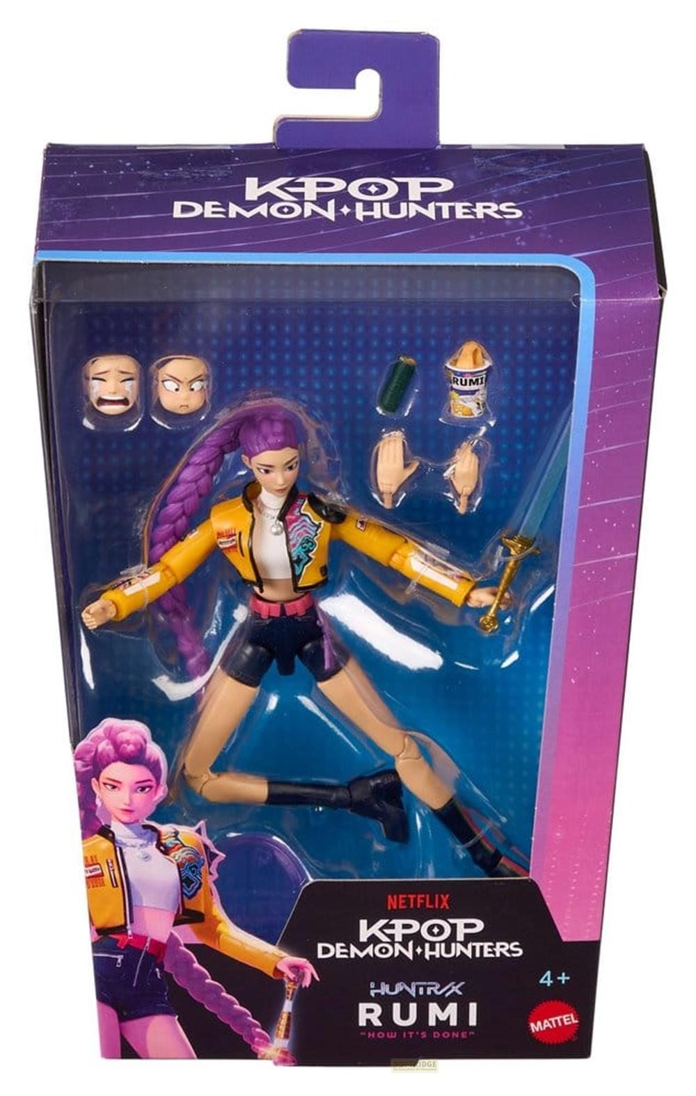 Figura de acción Rumi de KPOP Demon Hunters en caja colorida con accesorios.