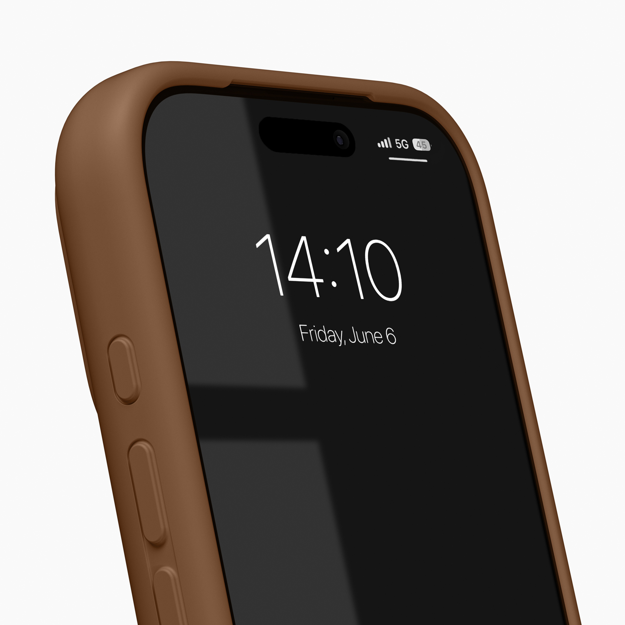 Close-up van een smartphone in een bruine hoes, met tijd 14:10 op witte achtergrond.