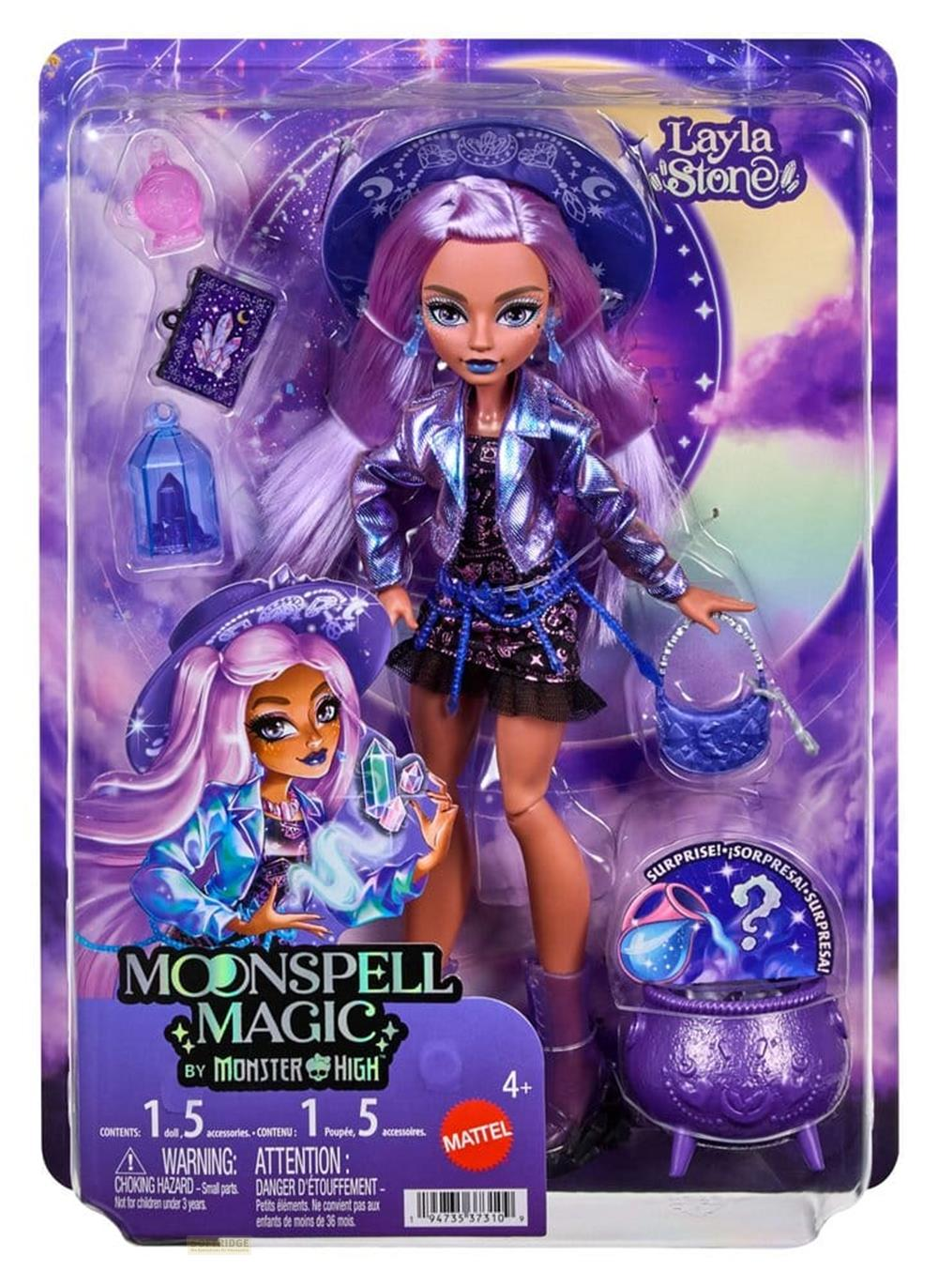 Muñeca Layla Stone de Monster High Moonspell Magic con cabello morado, sombrero y accesorios mágicos en caja.