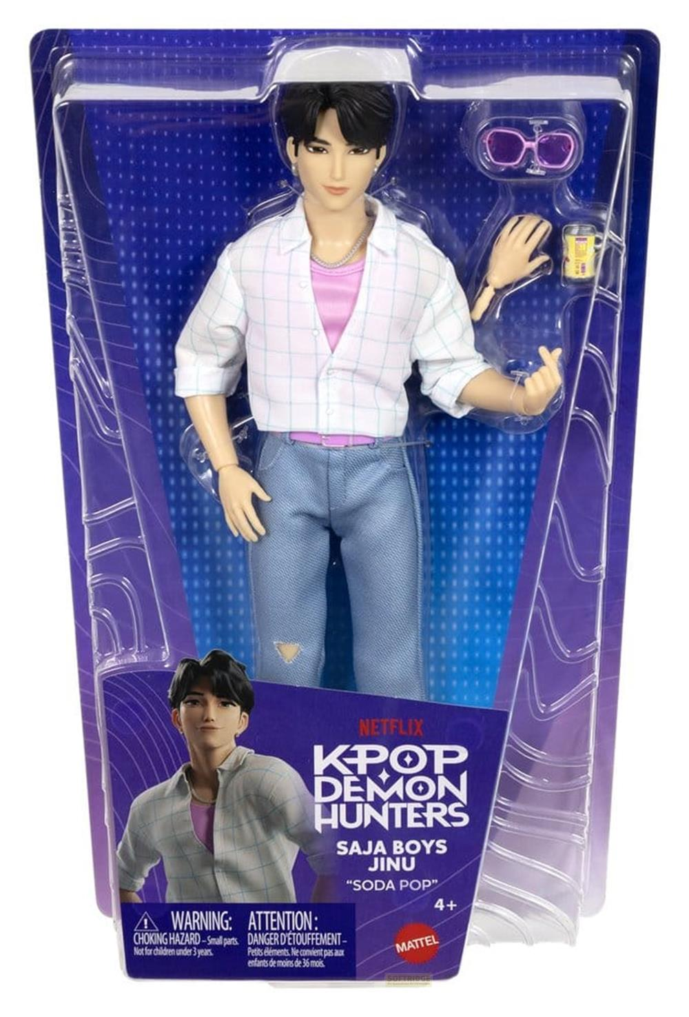 Una muñeca de moda KPop Demon Hunters Saja Boys Jinu en su empaque con accesorios.