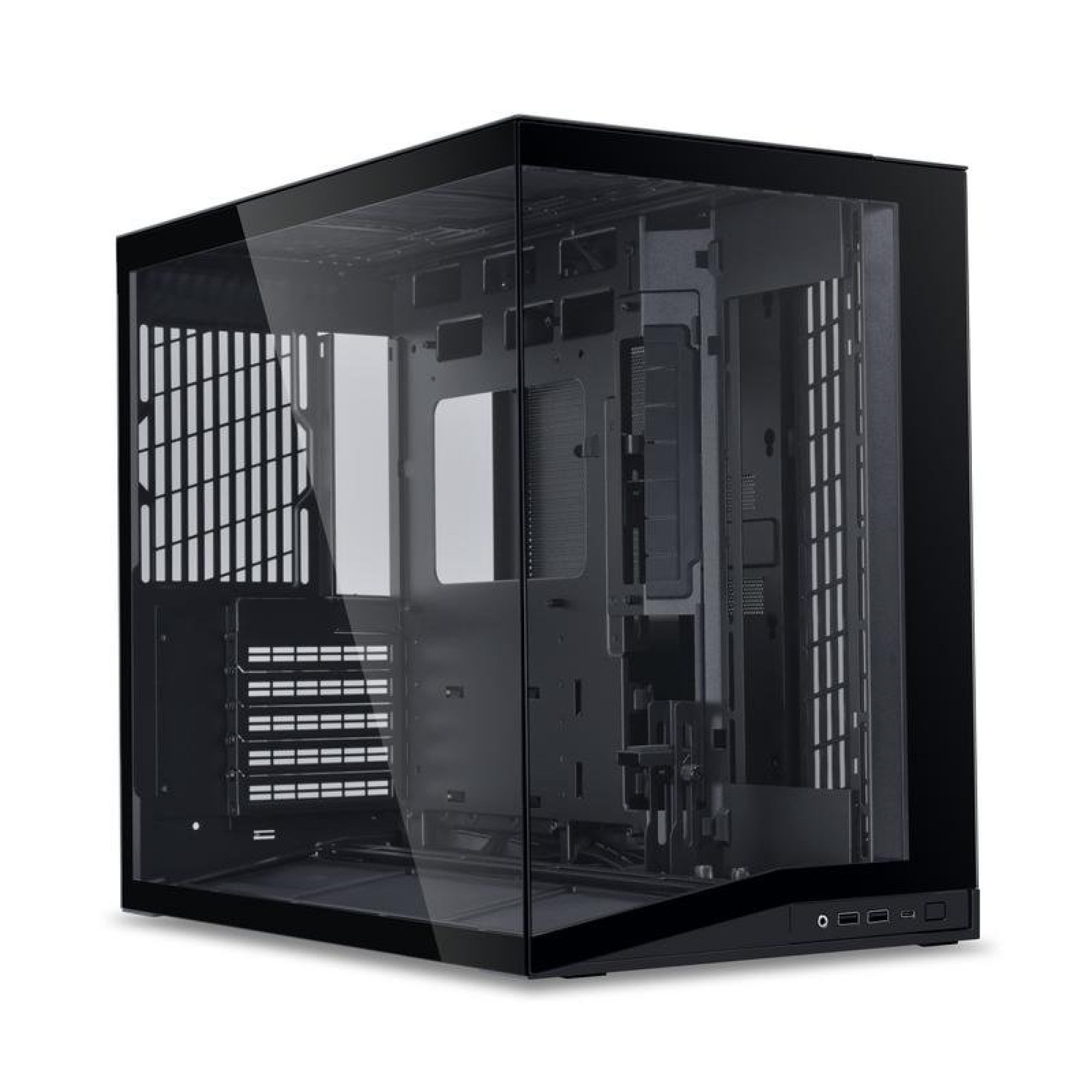 Una torre de PC negra con paneles de cristal al frente y al lado, mostrando el interior vacío y puertos.