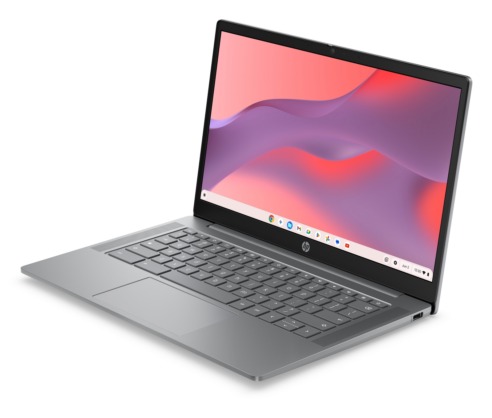 Un laptop HP argentato aperto con sfondo astratto rosa e viola, vista angolata su sfondo bianco.