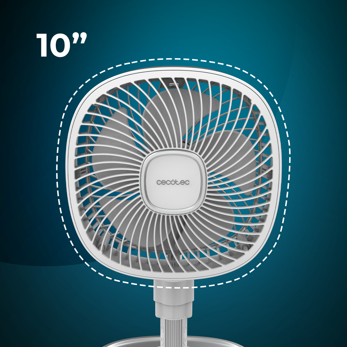 Un ventilador de pie blanco Cecotec de 10 pulgadas sobre fondo azul.