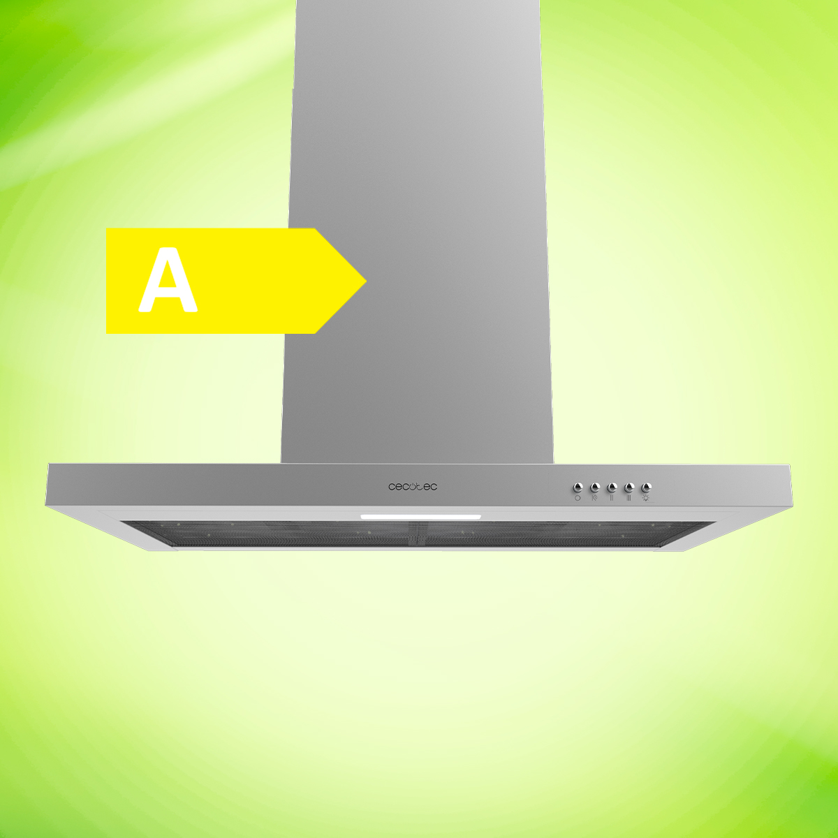 Eine silberne Dunstabzugshaube vor grünem Hintergrund mit einem gelben Energieeffizienz-A-Label.