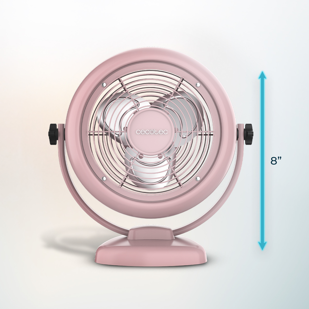 Un ventilatore da tavolo rosa rotondo con lame argentate e un indicatore di dimensioni di 8 pollici.