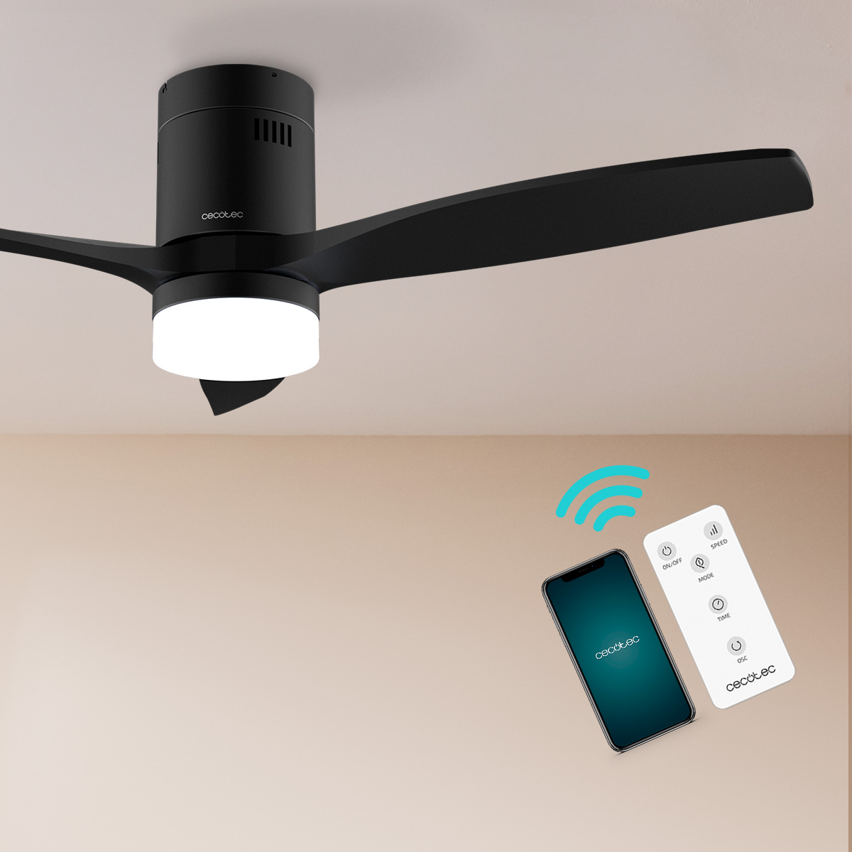Ein schwarzer Deckenventilator mit beleuchtetem Licht sowie Fernbedienung und Handy unten.