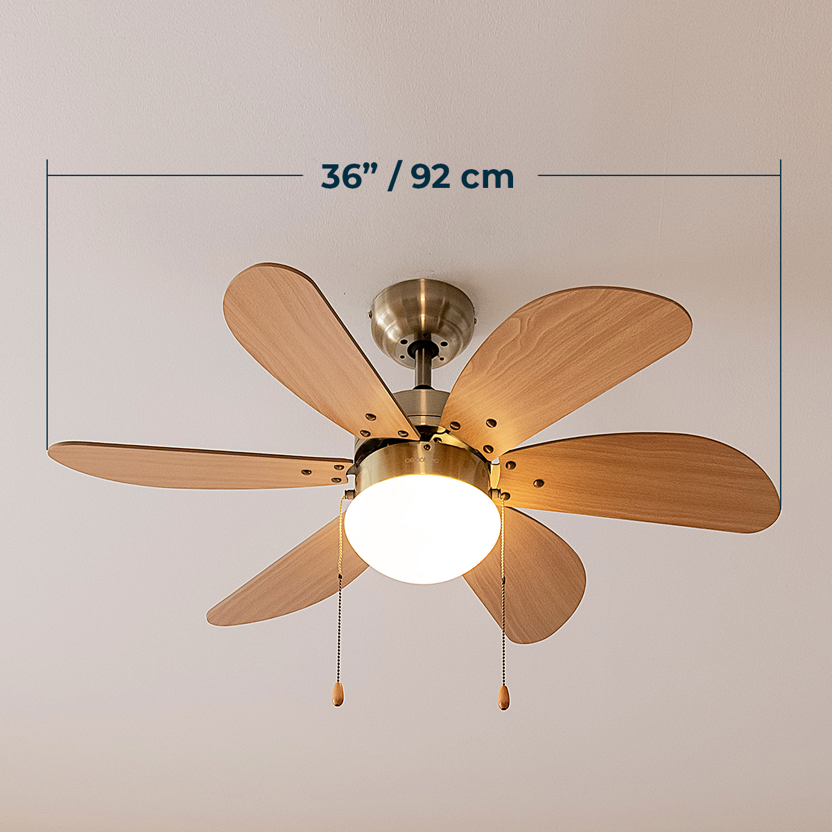 Ventilatore da soffitto in legno con luce, diametro 36 pollici.