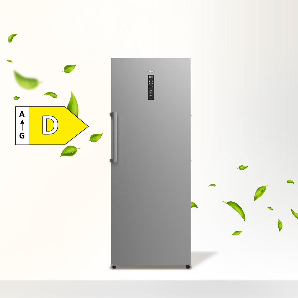 Un refrigerador plateado con pantalla digital y etiqueta de clase energética D rodeado de hojas verdes.