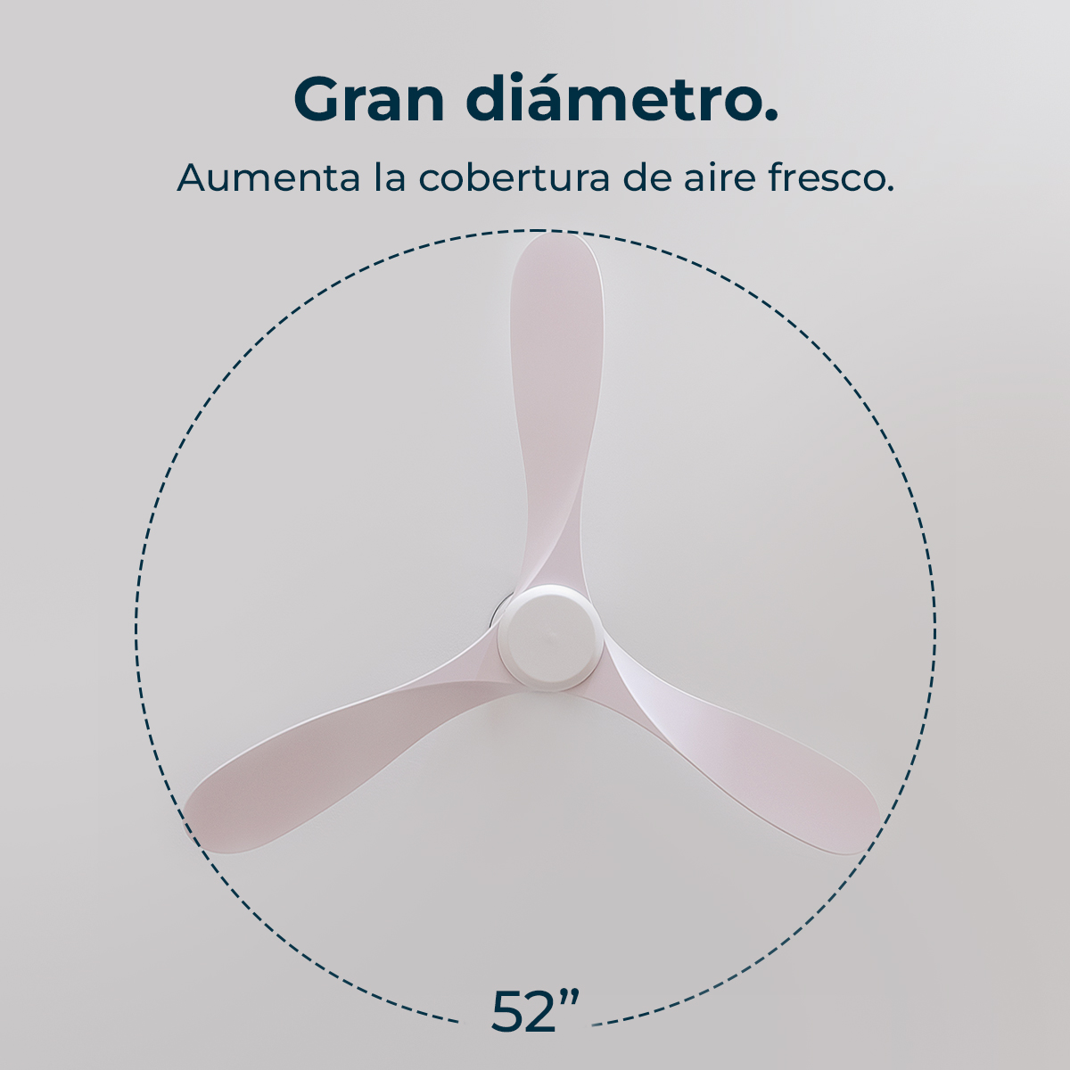 Ventilador de techo blanco de 52 pulgadas con tres aspas curvas sobre fondo claro, rodeado por un círculo punteado.