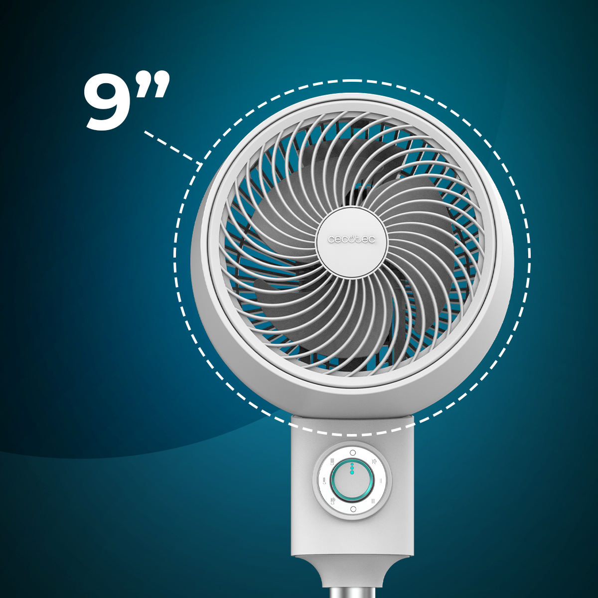 Un ventilador de mesa blanco de 9 pulgadas con medidas sobre fondo azul.